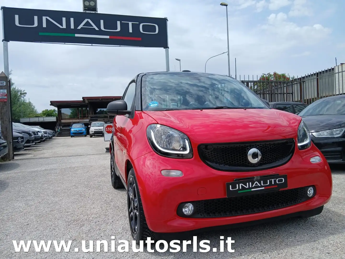 smart forTwo Cabrio 1.0 Passion 71cv Rood - 2
