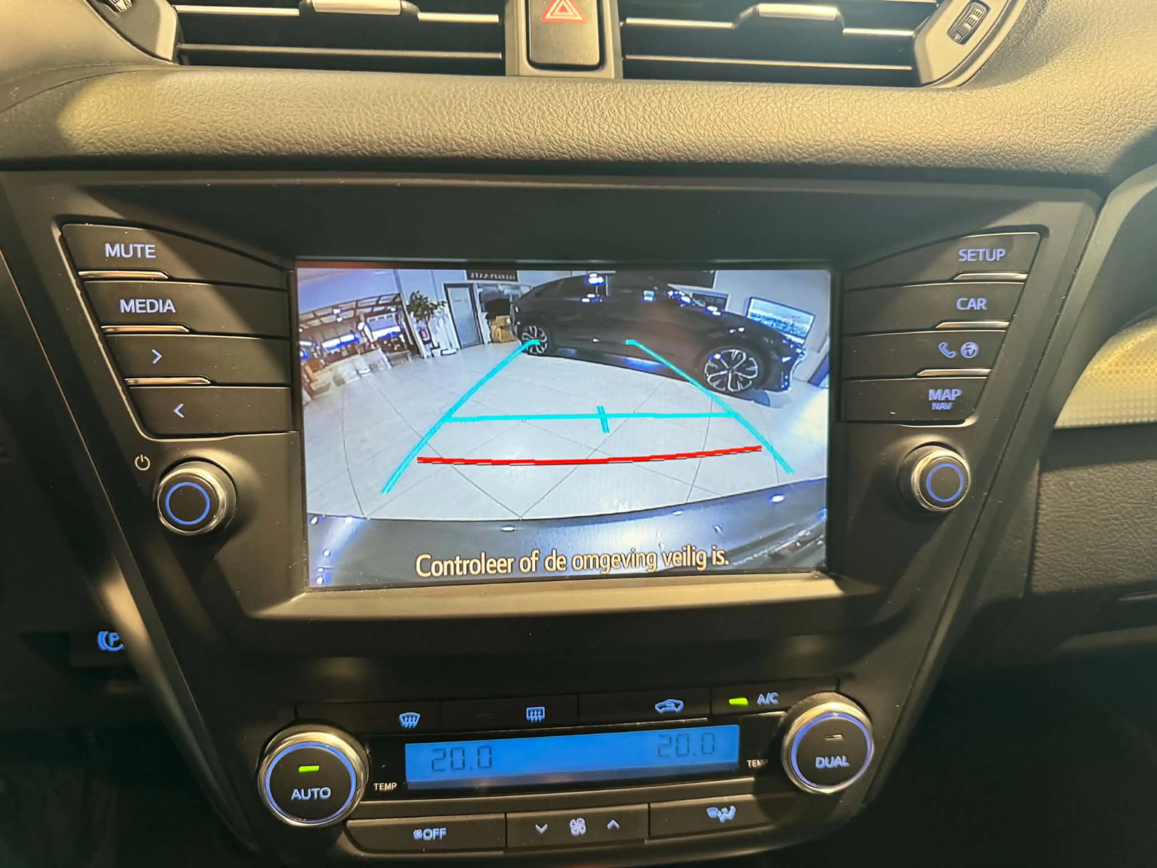 Toyota Avensis Avensis SW 1.6i Active — photo 9
