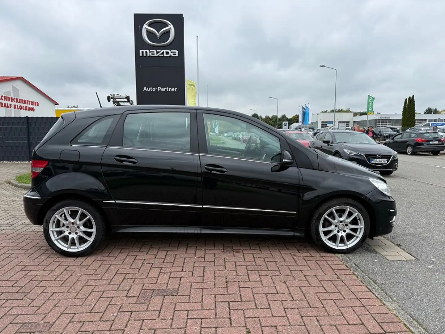 Mercedes-Benz B-Klasse B 180 Schwarz - 2