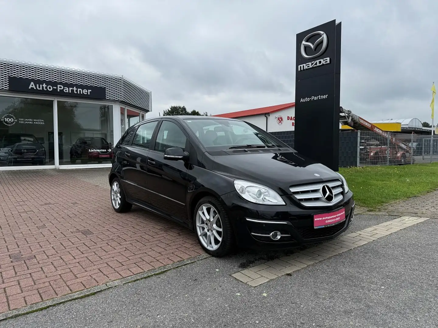Mercedes-Benz B-Klasse B 180 Schwarz - 1