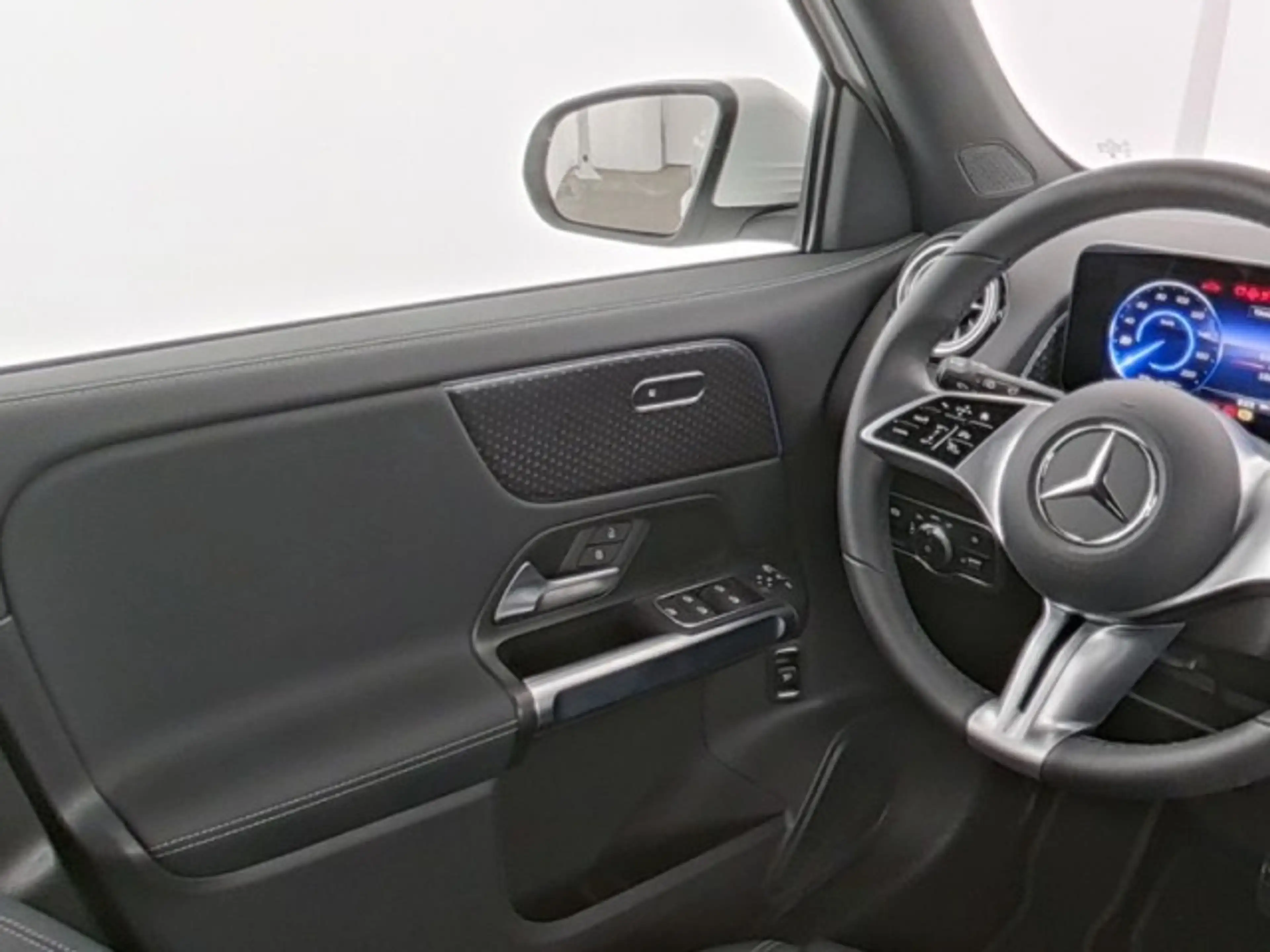 Mercedes-Benz EQB 250 EQB 250+ Progressive DISTRONIC+KAMERA+TOTWINKEL — photo 10