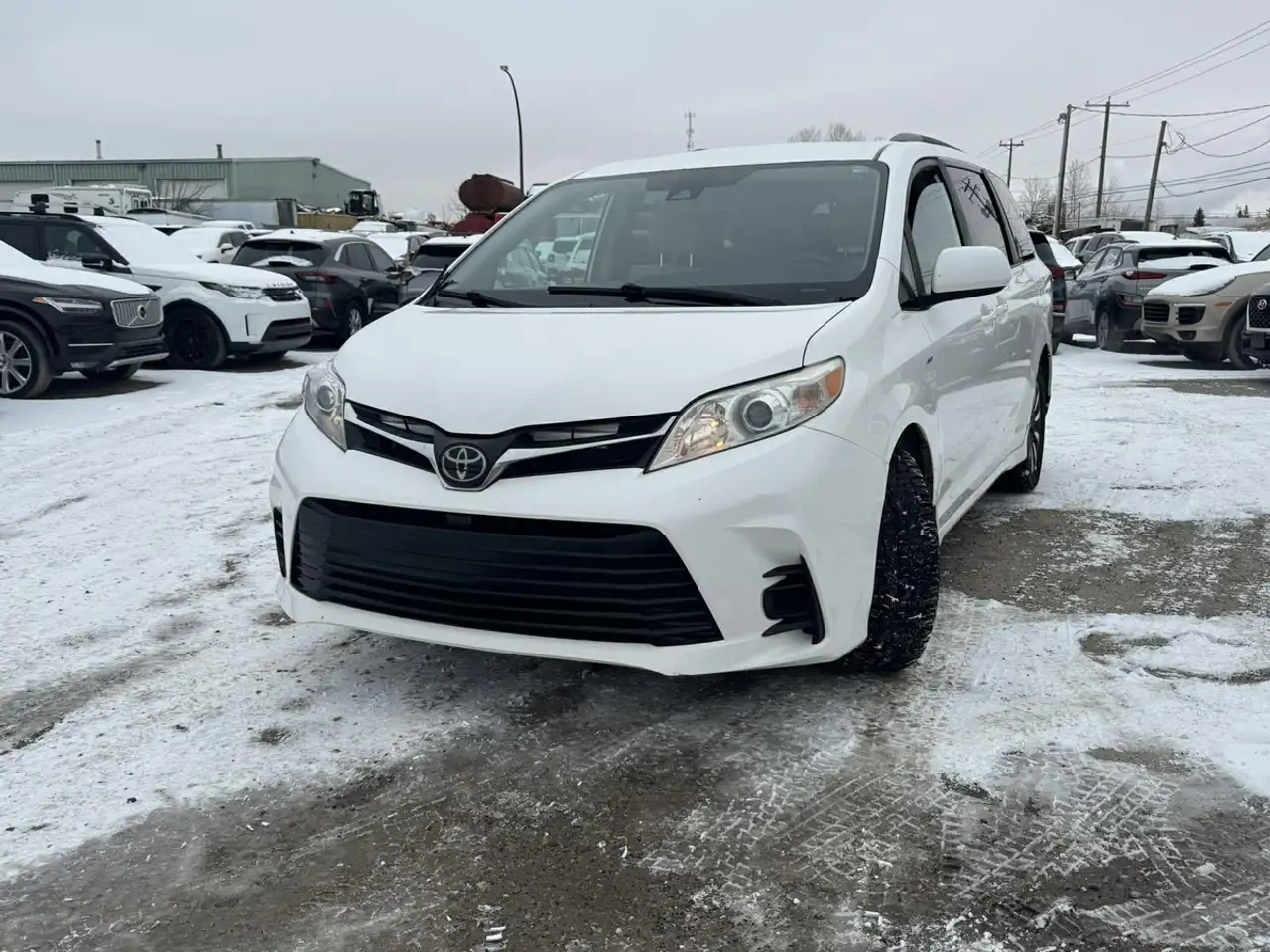 Toyota Sienna снимка Toyota Sienna
