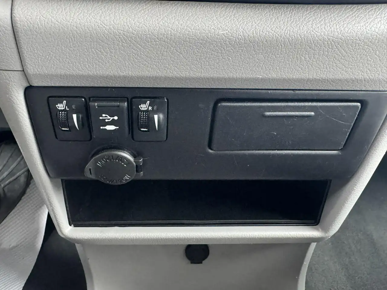 Toyota Sienna снимка Toyota Sienna