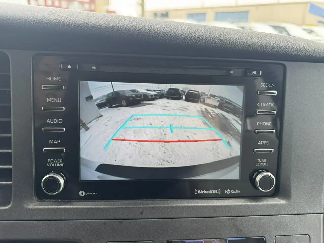 Toyota Sienna снимка Toyota Sienna