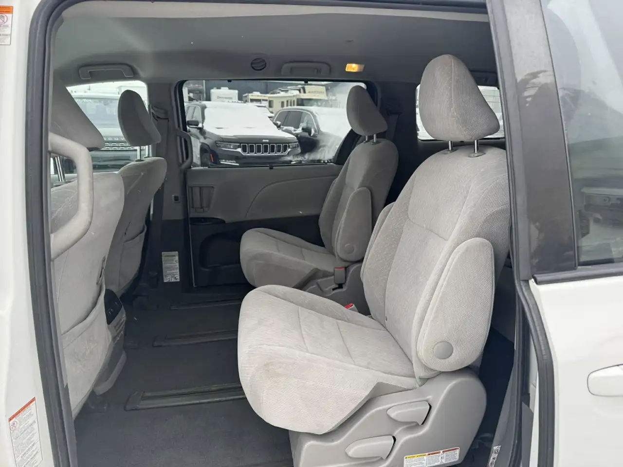 Toyota Sienna снимка Toyota Sienna