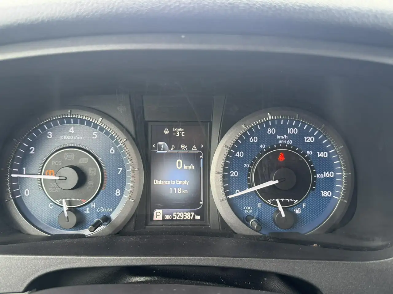 Toyota Sienna снимка Toyota Sienna