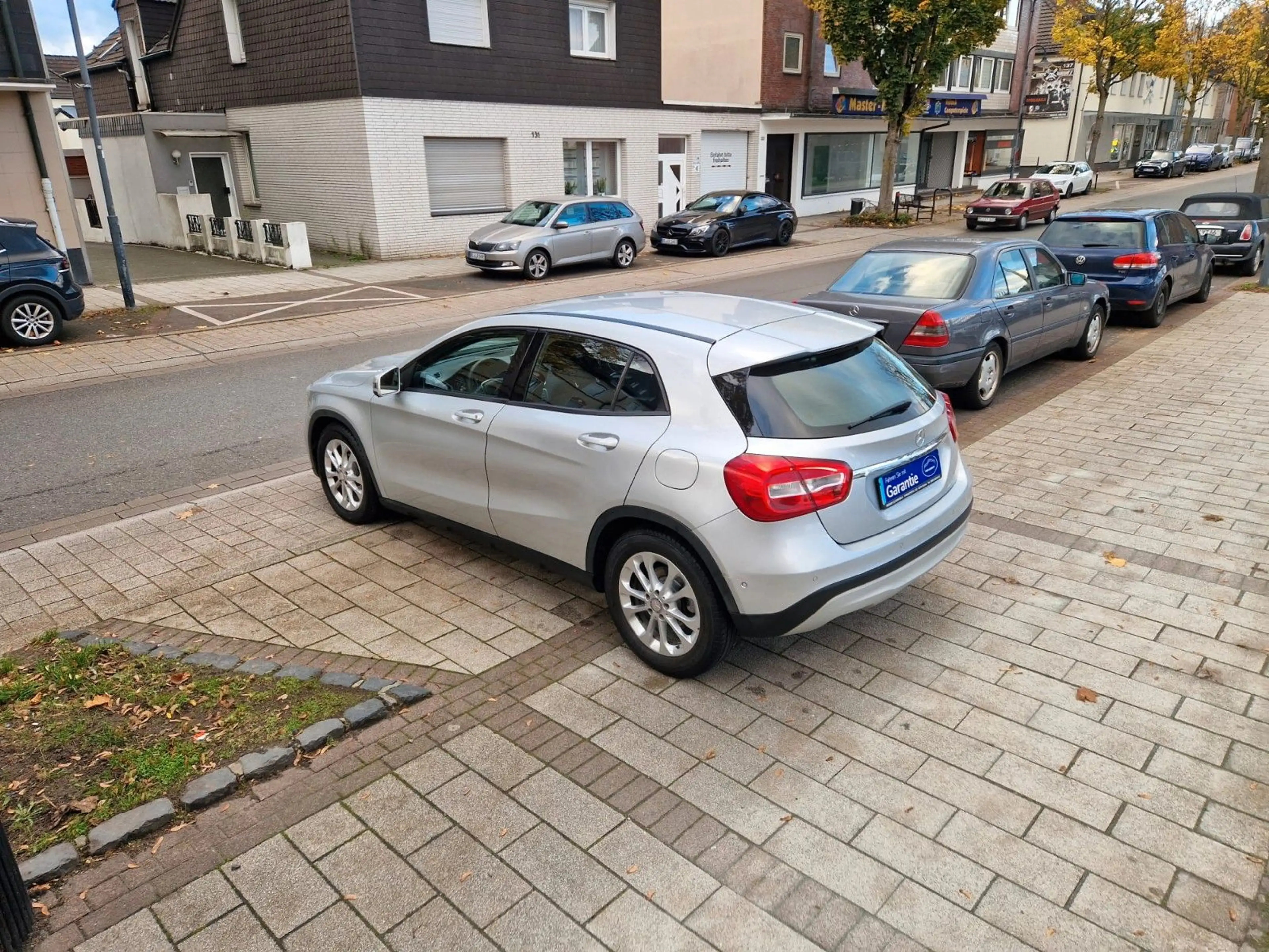 Mercedes-Benz GLA 220 CDI 4-Matic*NAVI*AHK*SHZ*TEMP*PDC* — photo 9