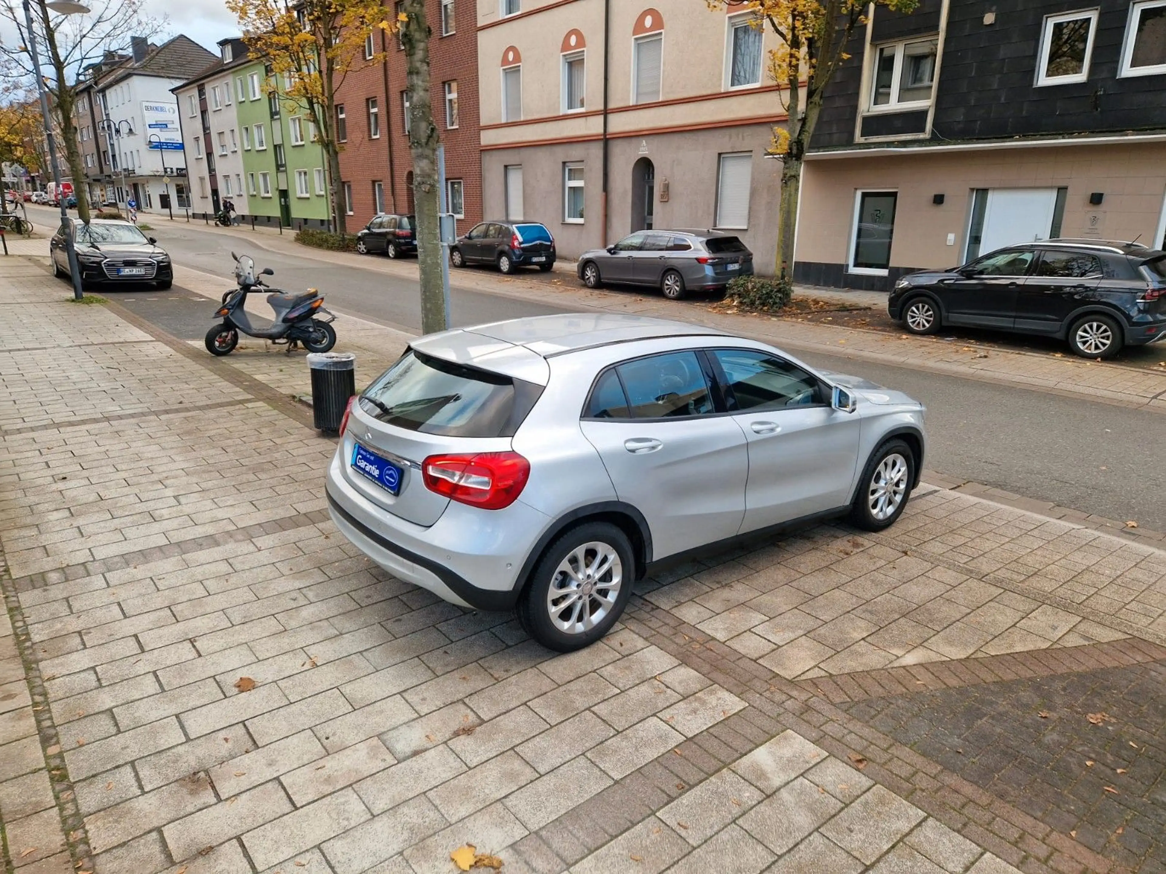 Mercedes-Benz GLA 220 CDI 4-Matic*NAVI*AHK*SHZ*TEMP*PDC* — photo 11