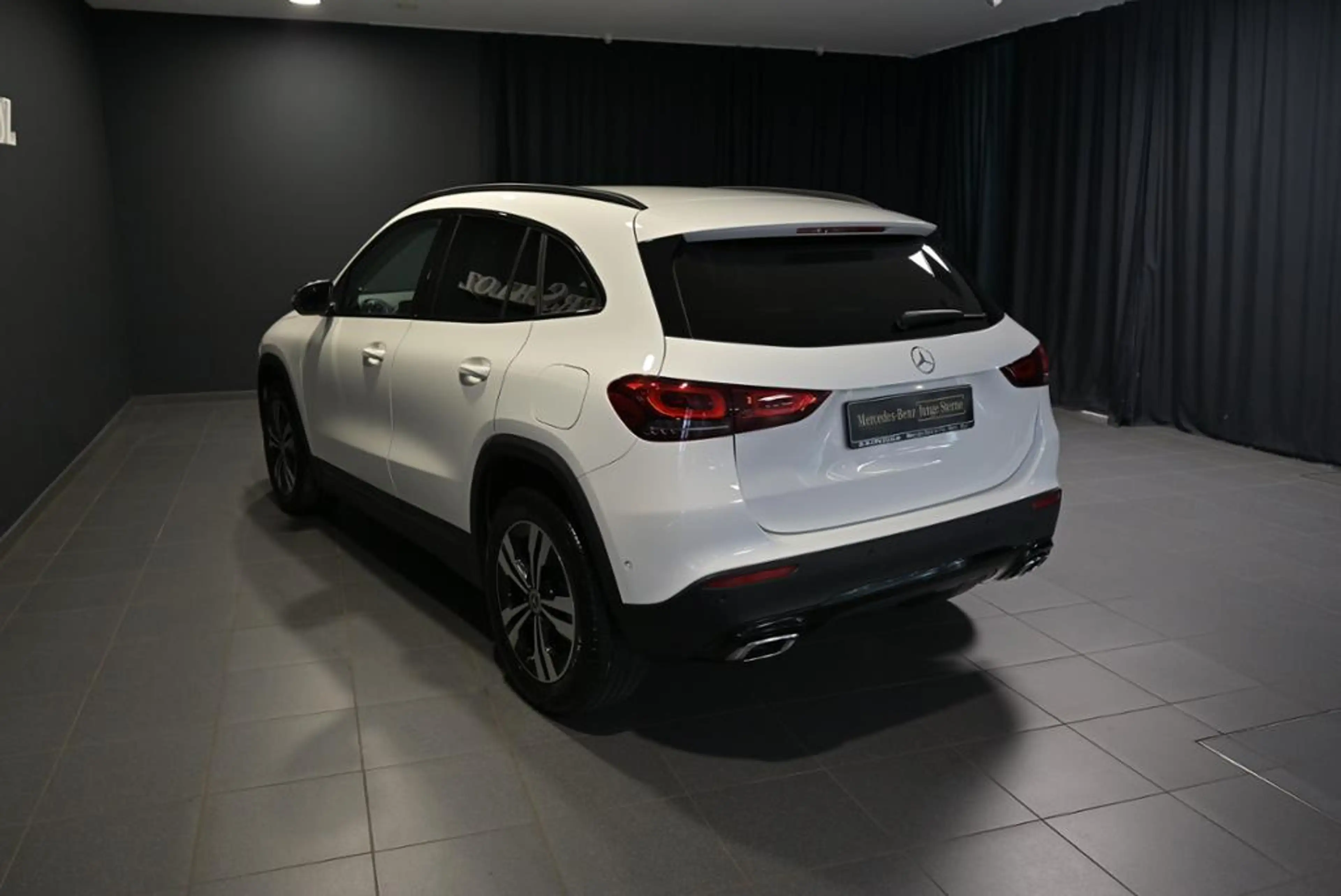 Mercedes-Benz GLA 220 d AHK/STHZG/LED/KAMERA/NAVI — photo 22