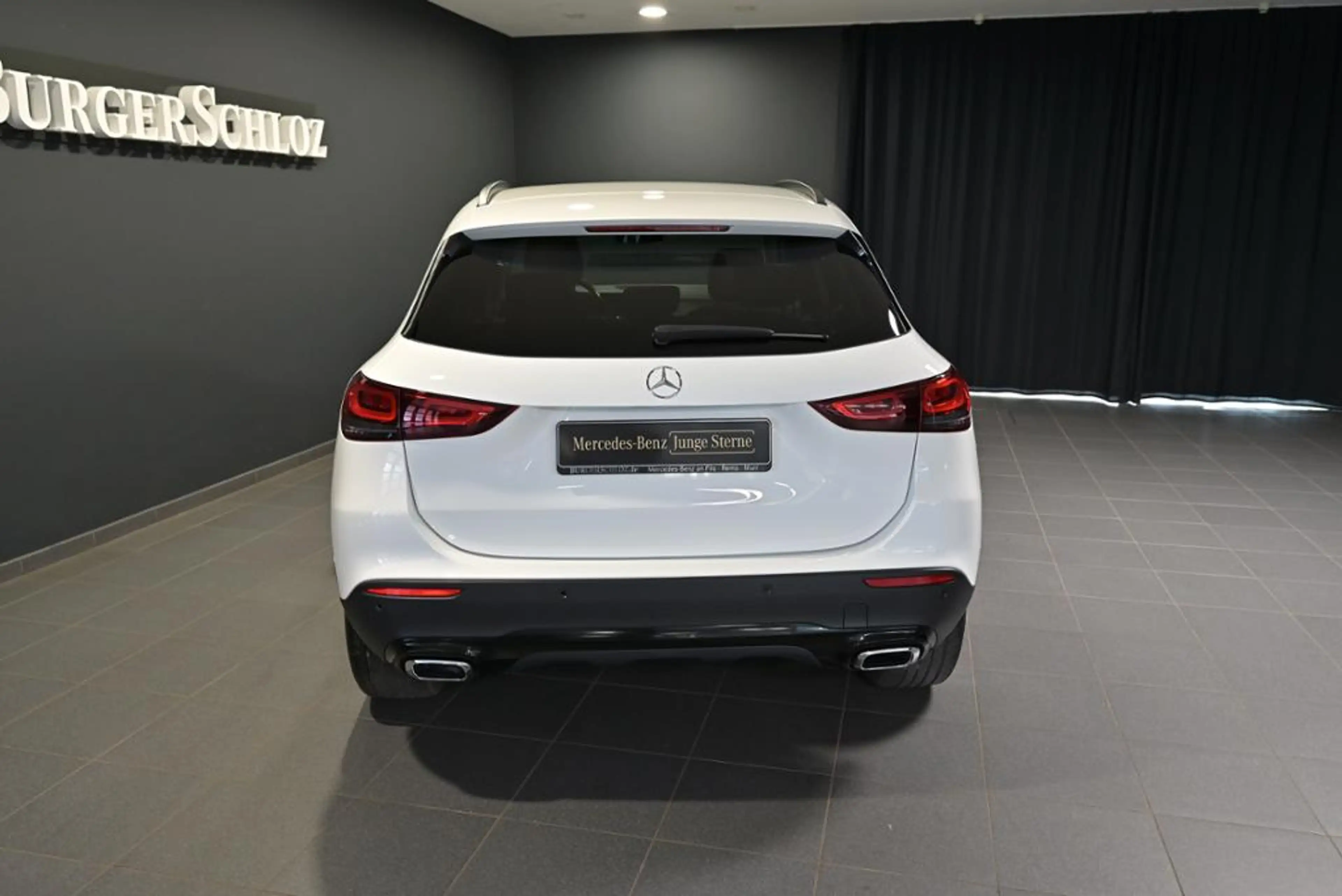 Mercedes-Benz GLA 220 d AHK/STHZG/LED/KAMERA/NAVI — photo 12