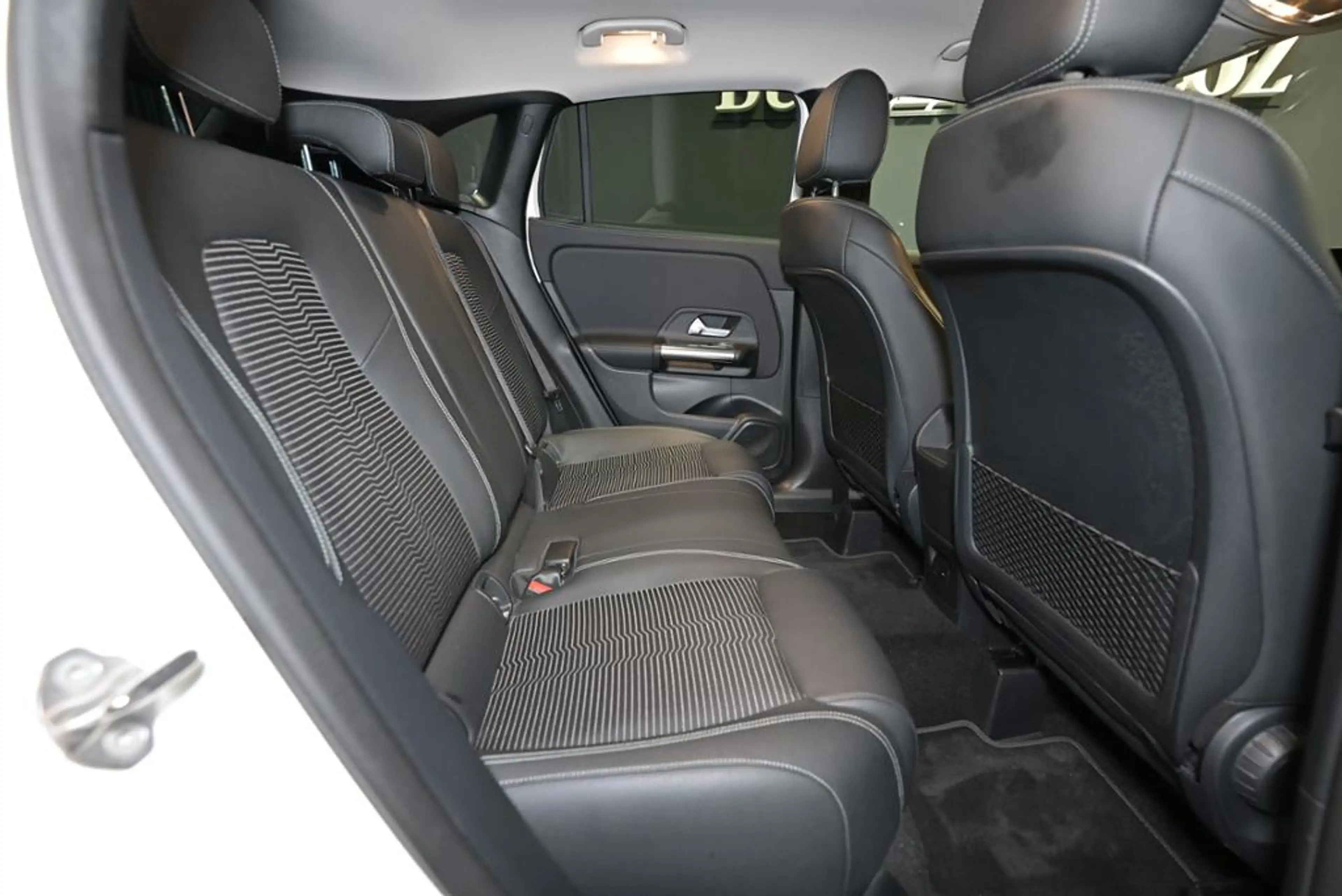 Mercedes-Benz GLA 220 d AHK/STHZG/LED/KAMERA/NAVI — photo 7