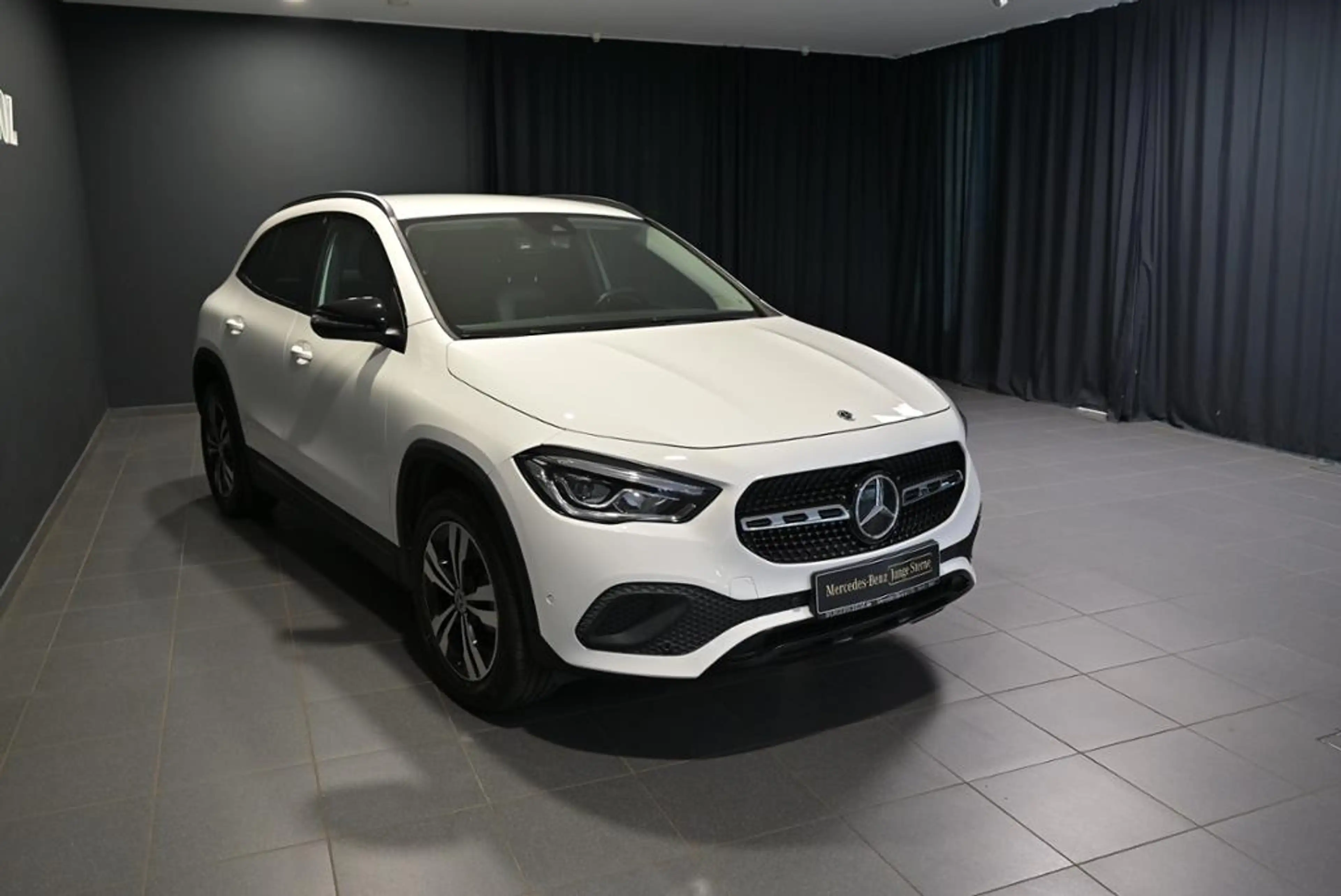 Mercedes-Benz GLA 220 d AHK/STHZG/LED/KAMERA/NAVI — photo 24