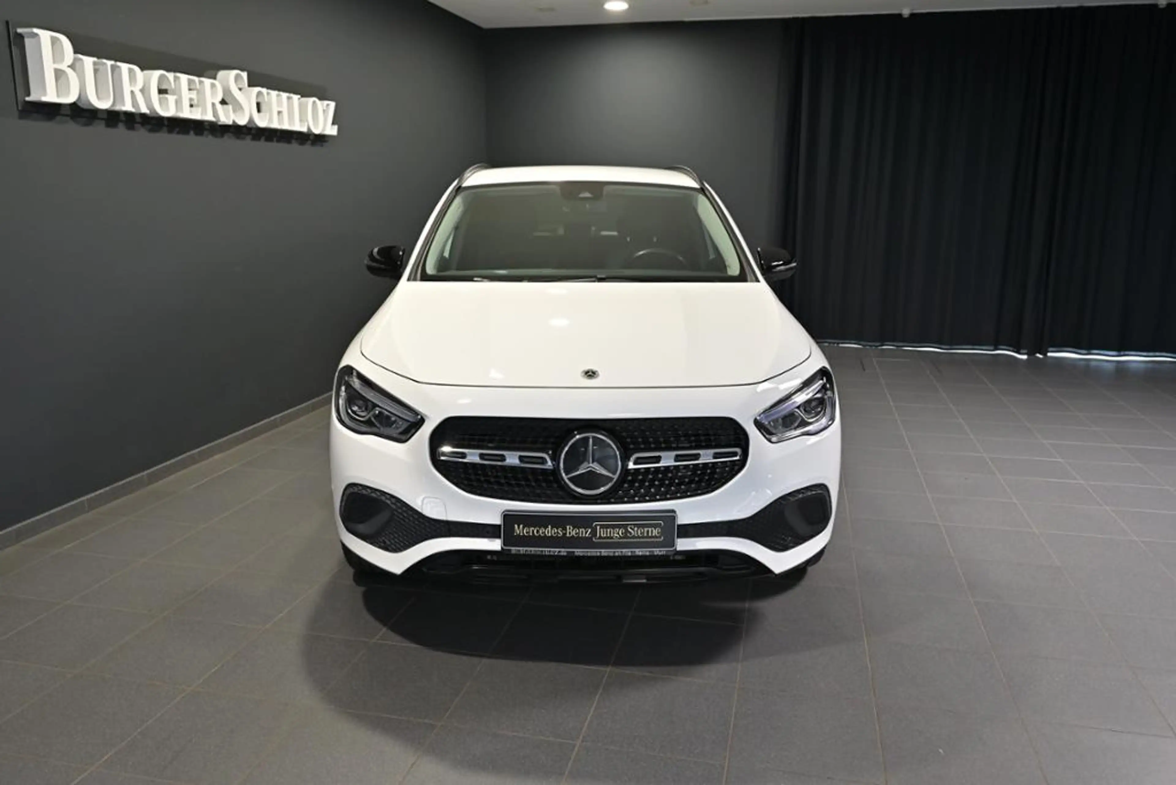 Mercedes-Benz GLA 220 d AHK/STHZG/LED/KAMERA/NAVI — photo 11