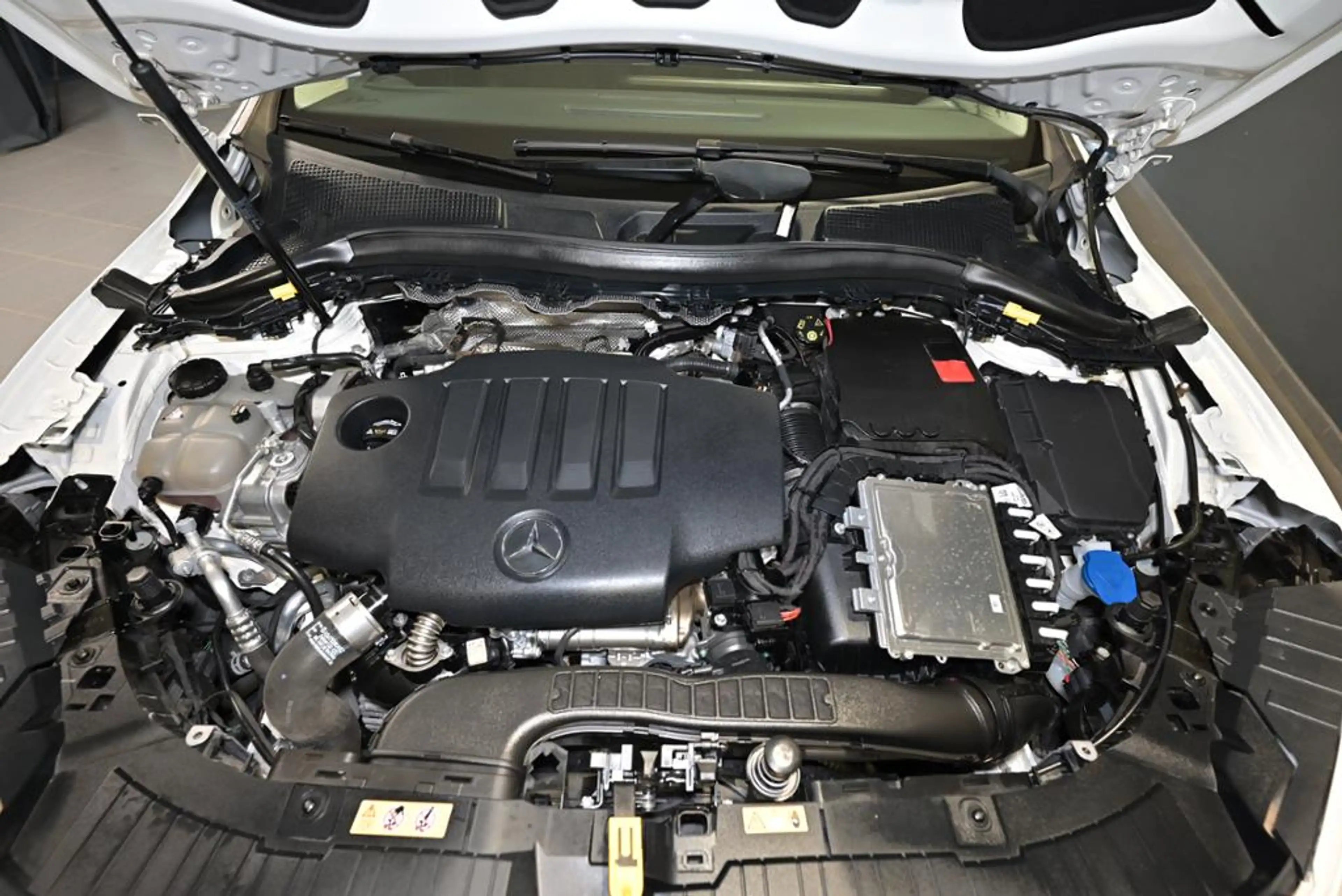 Mercedes-Benz GLA 220 d AHK/STHZG/LED/KAMERA/NAVI — photo 13