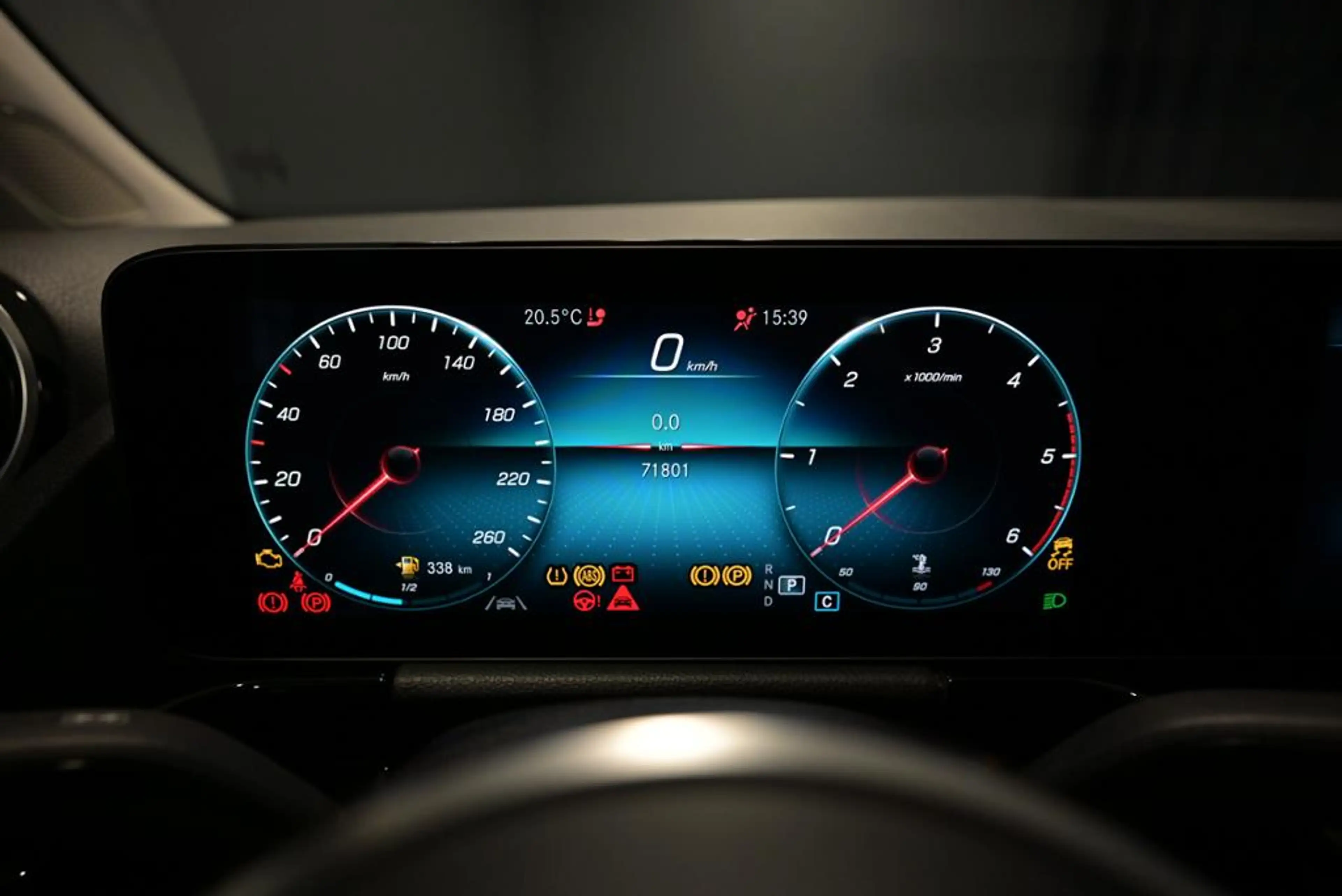 Mercedes-Benz GLA 220 d AHK/STHZG/LED/KAMERA/NAVI — photo 9