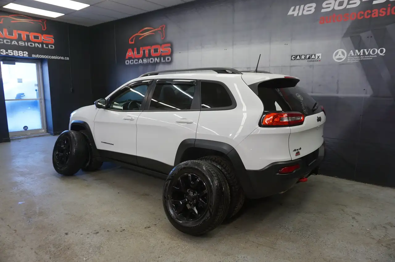 Jeep Cherokee снимка Jeep Cherokee