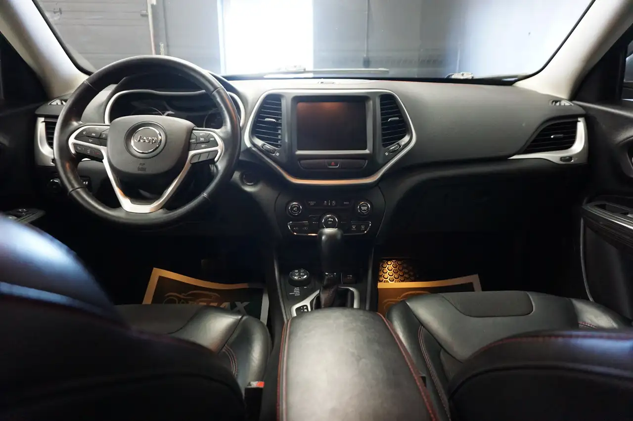 Jeep Cherokee снимка Jeep Cherokee