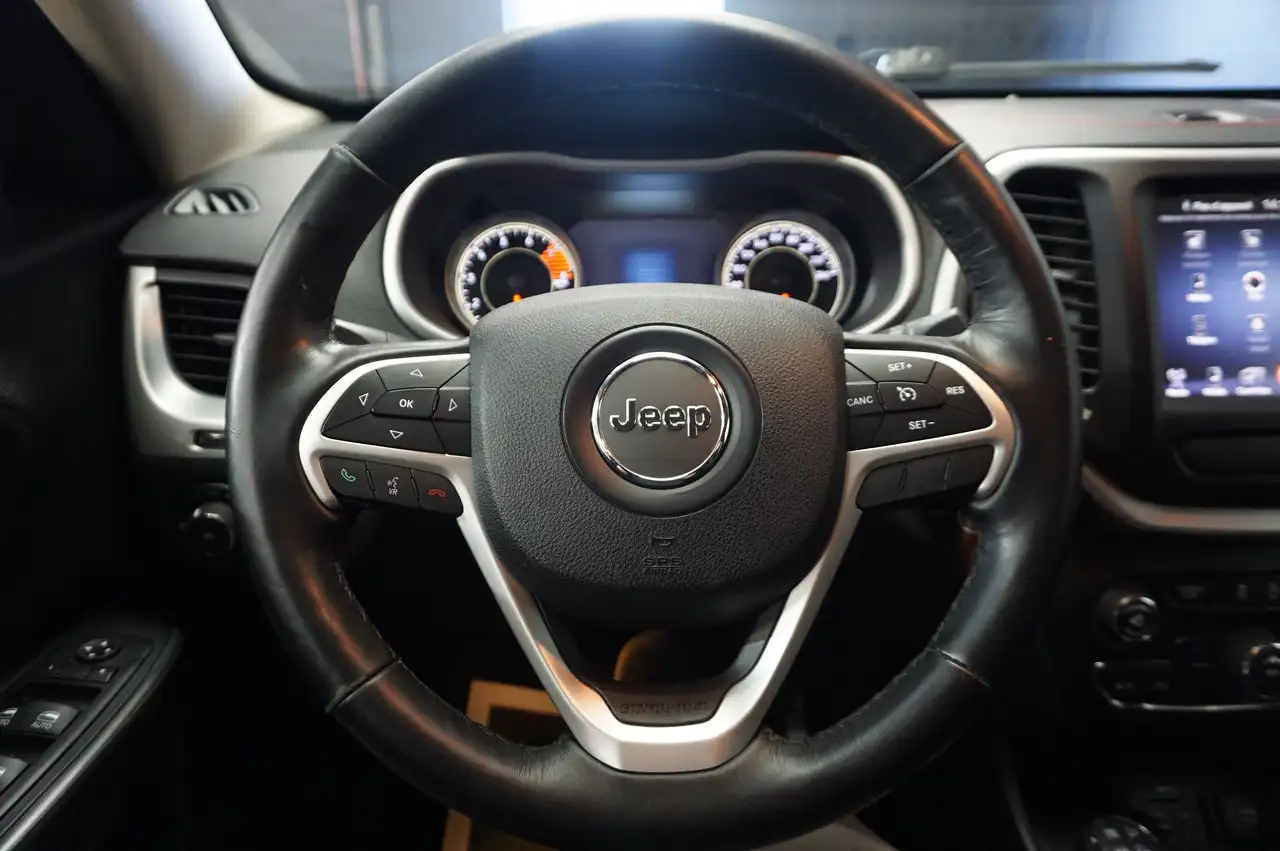 Jeep Cherokee снимка Jeep Cherokee