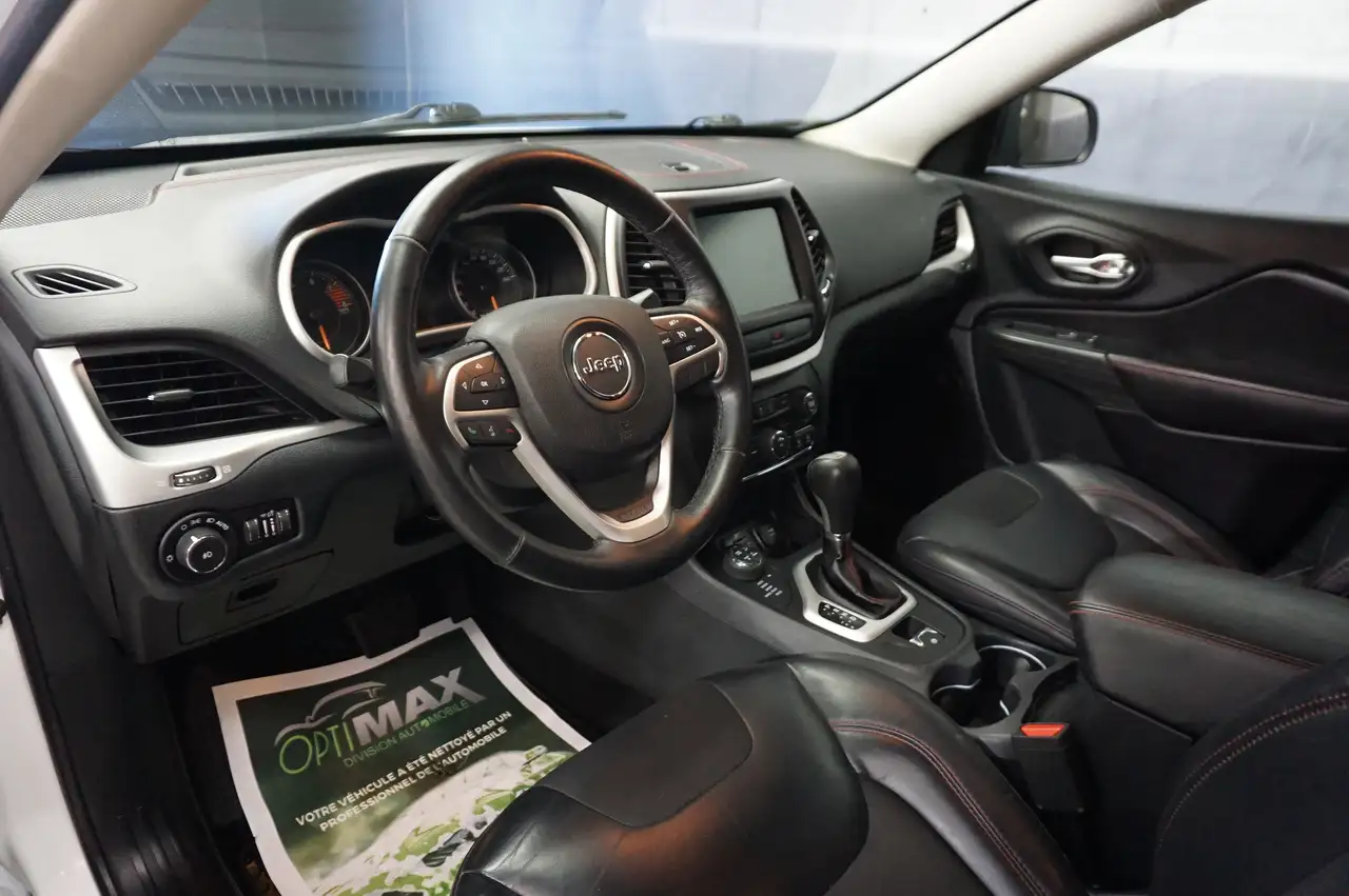 Jeep Cherokee снимка Jeep Cherokee