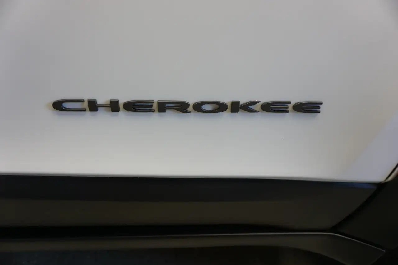Jeep Cherokee снимка Jeep Cherokee