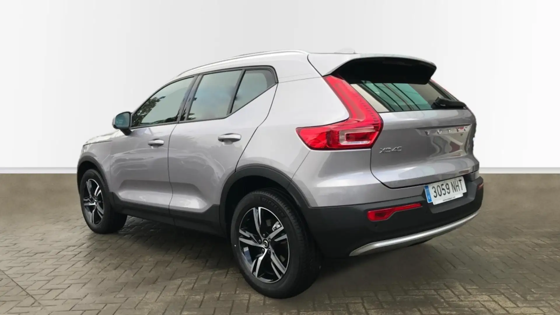 Volvo XC40 B3 Core Aut. Gris - 2