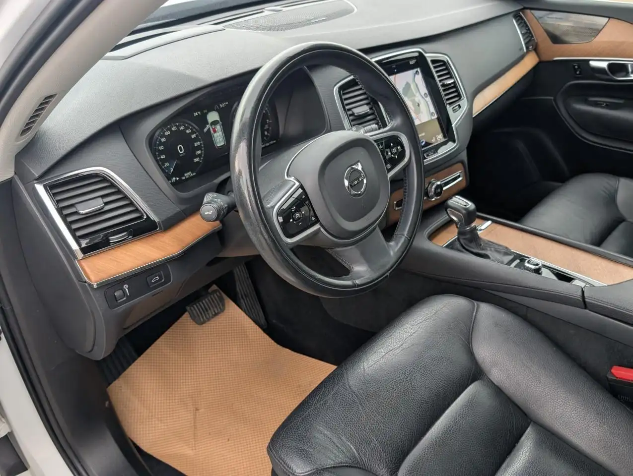 Volvo XC90 снимка Volvo XC90