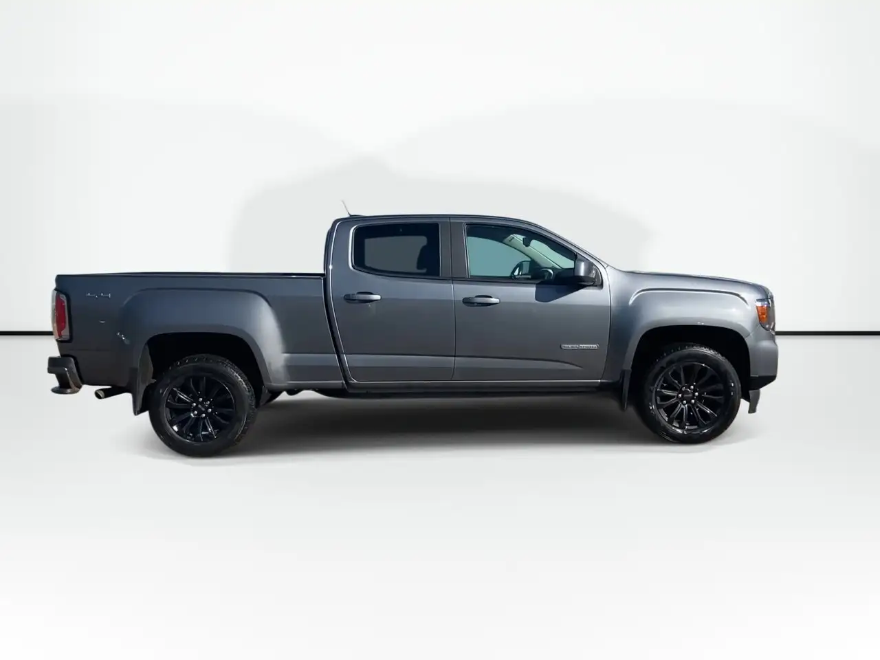 GMC Canyon photo GMC Canyon