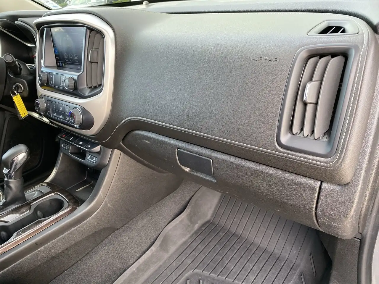 GMC Canyon photo GMC Canyon
