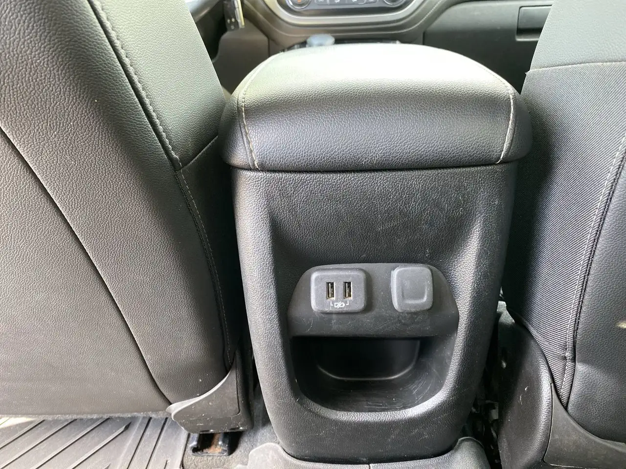 GMC Canyon photo GMC Canyon
