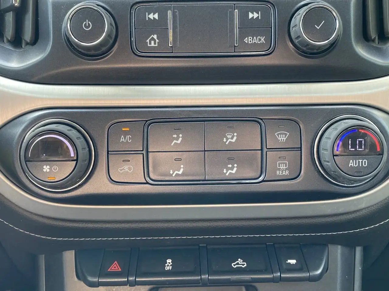 GMC Canyon photo GMC Canyon