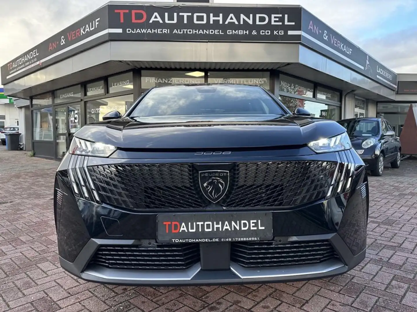 Peugeot 3008 Hybrid 145 GT Full-LED / Kamera 180° / ACC Schwarz - 2
