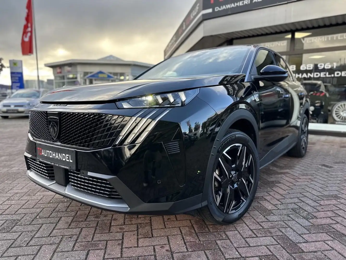 Peugeot 3008 Hybrid 145 GT Full-LED / Kamera 180° / ACC Schwarz - 1
