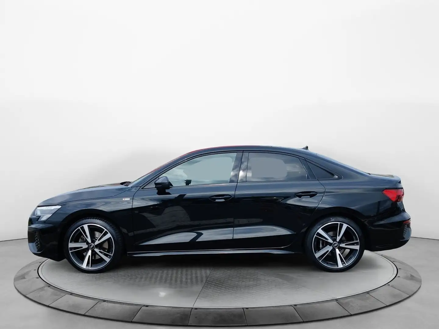 Audi A3 40 TFSI q. S-Tronic S-Line 2x, LED, Schwarz - 2