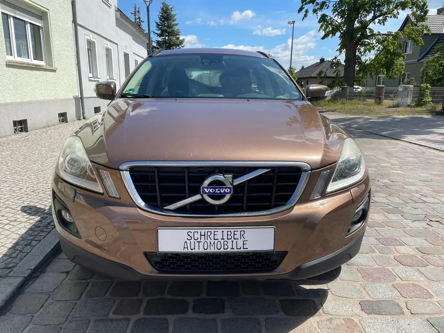 Volvo XC60 SUMMUM / AWD / 8x Reifen / SHZ / AHK / KLIMA Brown - 2