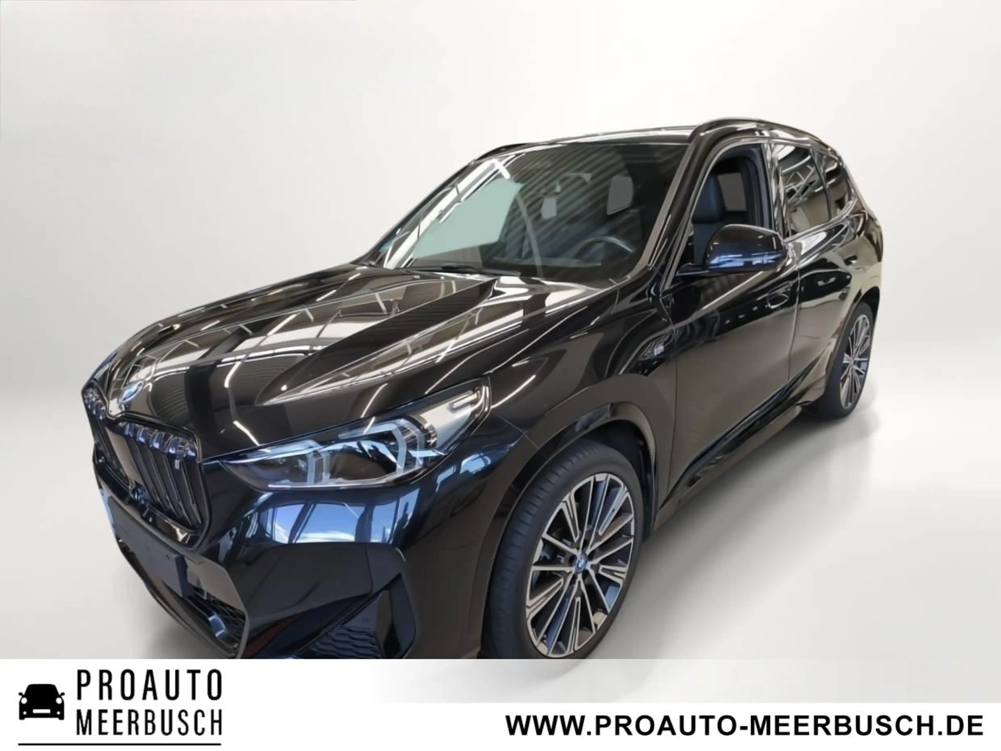 BMW iX1 30 xDrive M Sport AHK/PANO/HUD/360/MASSAGE/MMRY