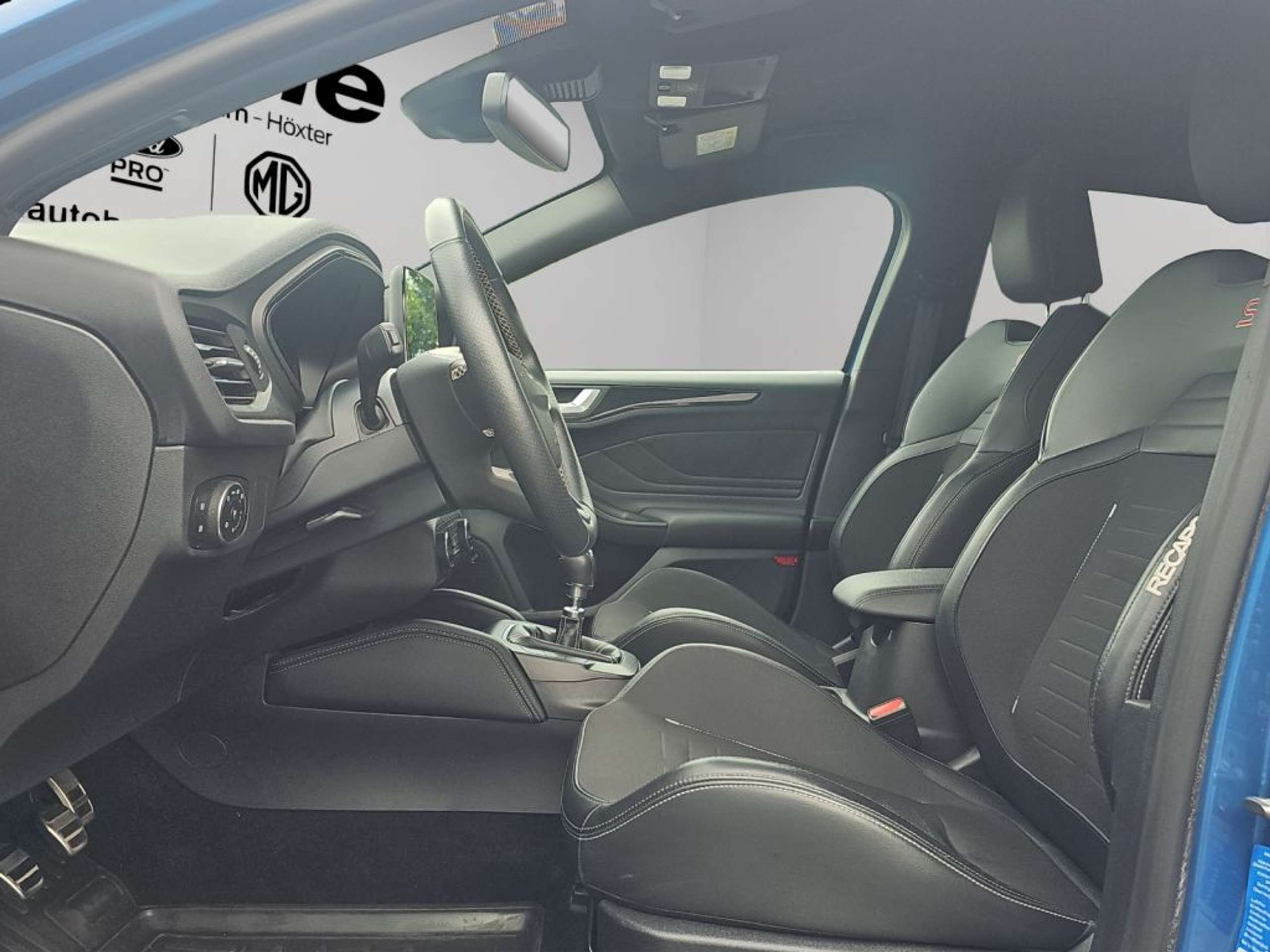 Fahrzeugabbildung Ford Focus 2.3  ST PERF.-PAKET+iACC+TWA+B&O+RFK+ - mit KI generiert/bearbeitet
