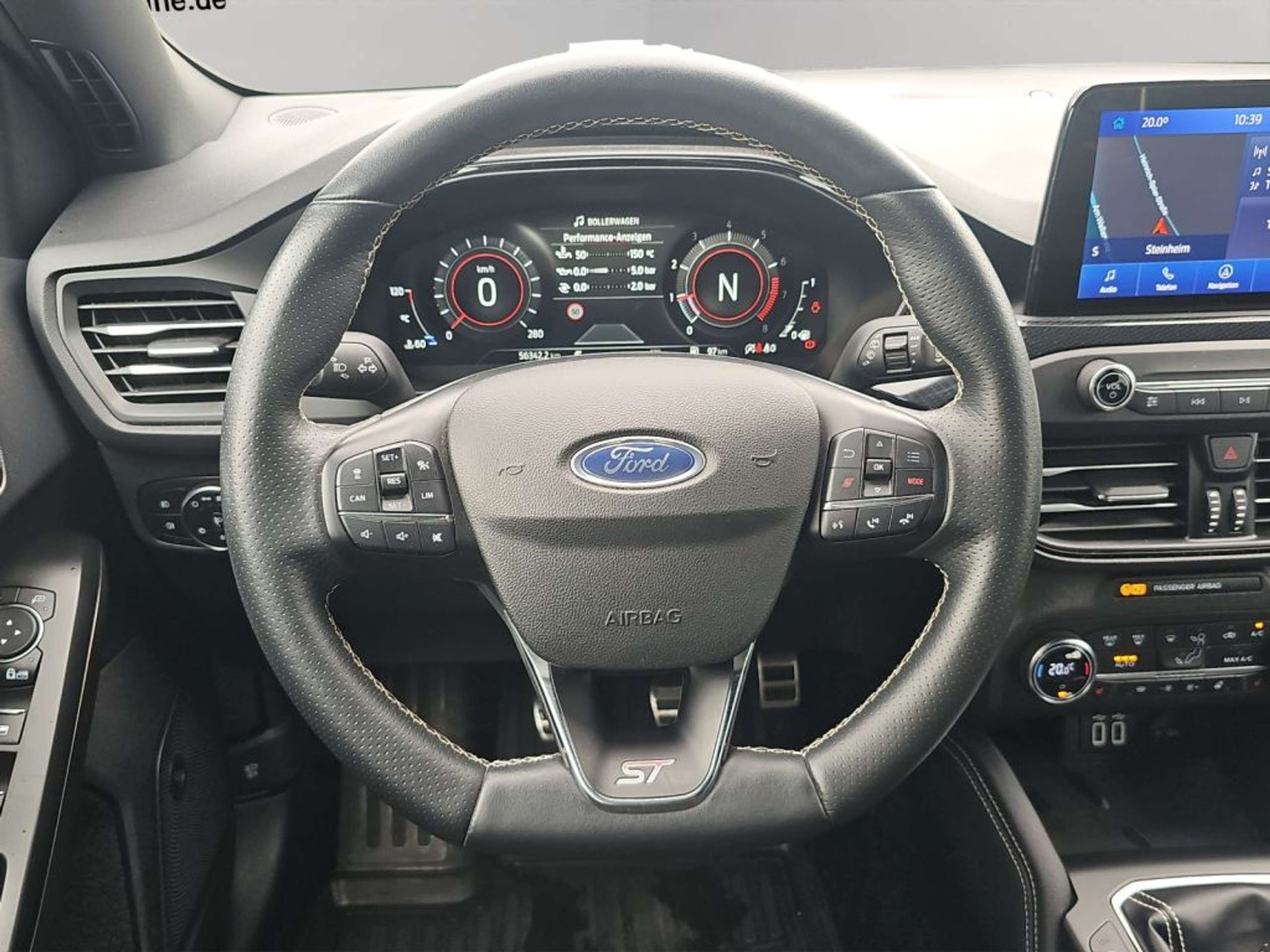 Fahrzeugabbildung Ford Focus 2.3  ST PERF.-PAKET+iACC+TWA+B&O+RFK+ - mit KI generiert/bearbeitet