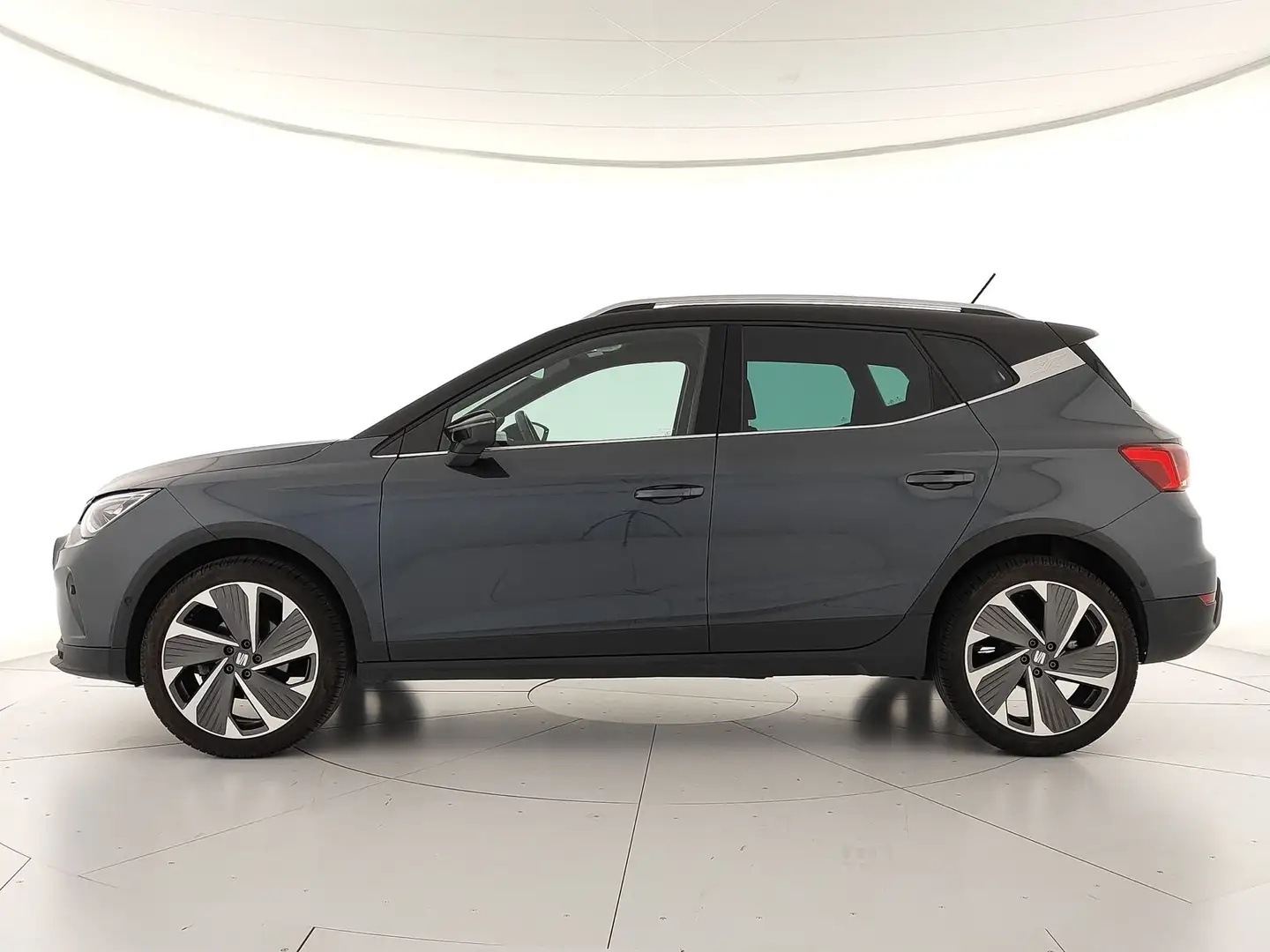 SEAT Arona 1.0 ecotsi 110cv fr Noir - 2