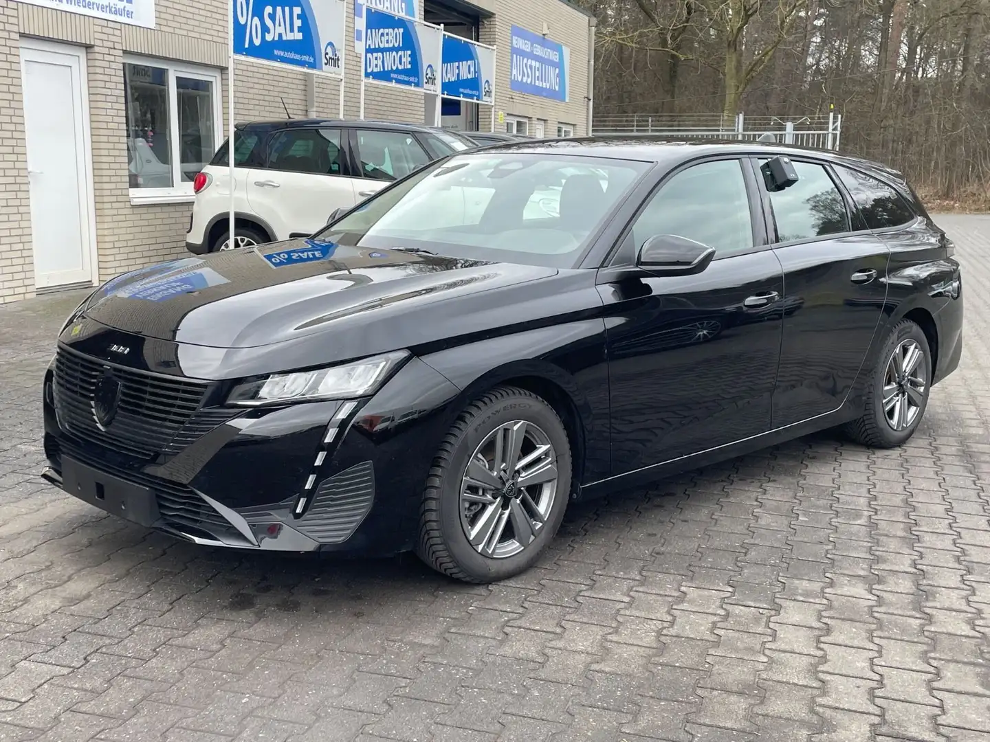 Peugeot 308 SW Hybrid 136 Active Pack / AHK/ SHZ/ LED Schwarz - 1