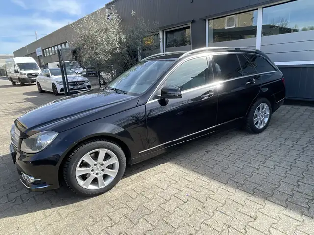 Mercedes-Benz C 220 T CDI BlueEfficiency Avantgarde Facelift Schwarz