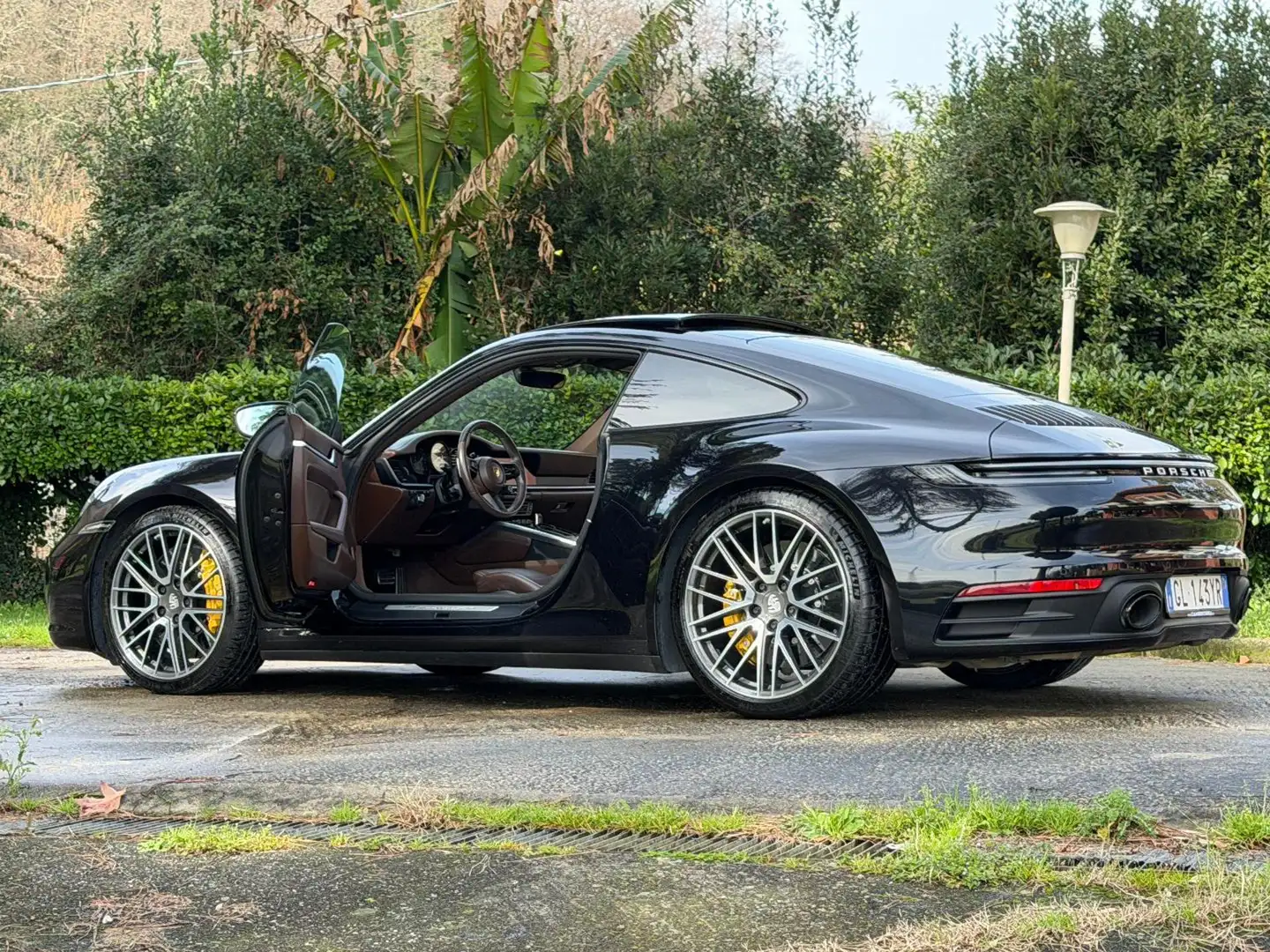 Porsche 992 Carrera 4S Schwarz - 1