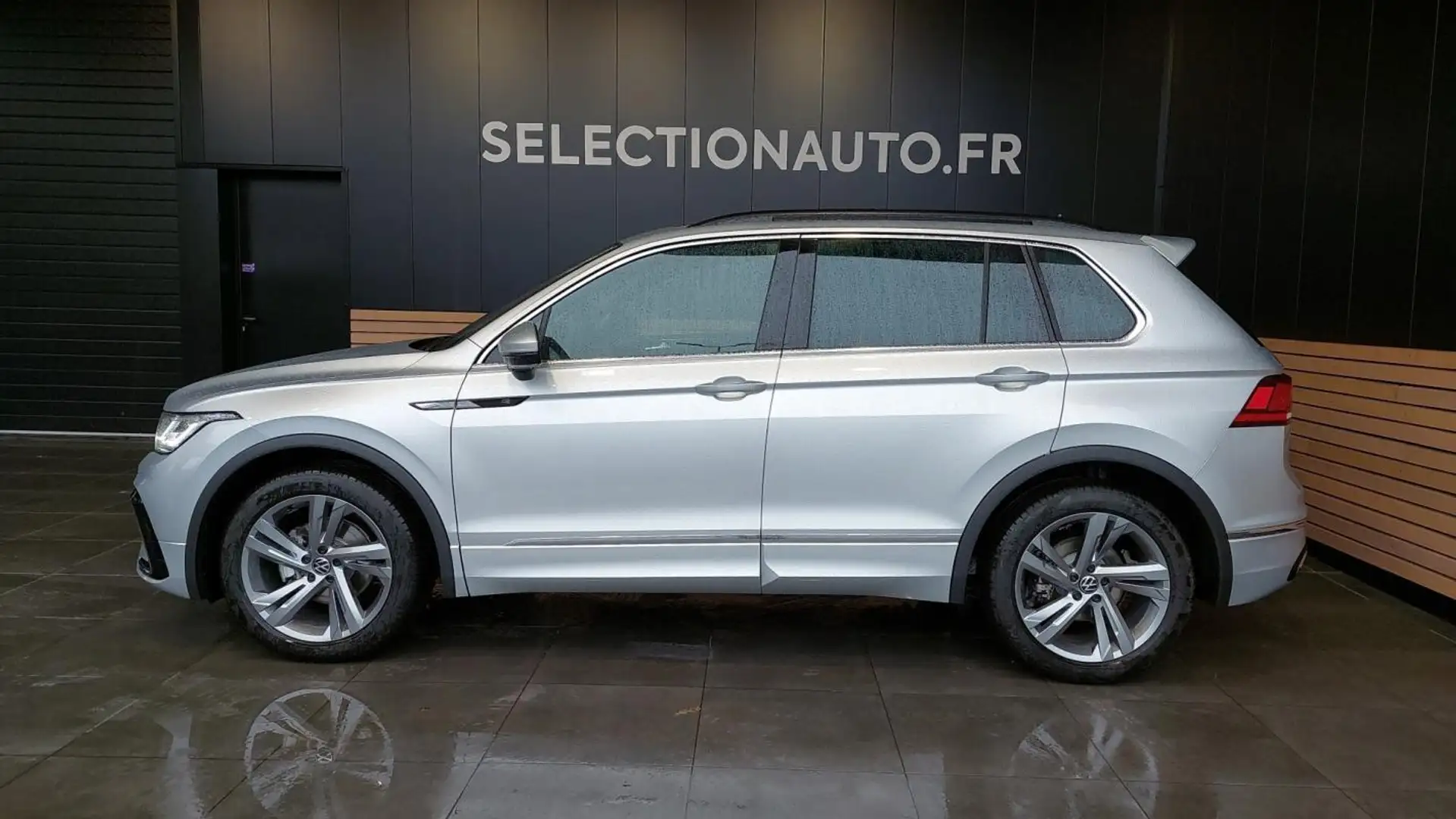 Volkswagen Tiguan II 1.5 TSI 150 DSG7 R-Line - 2