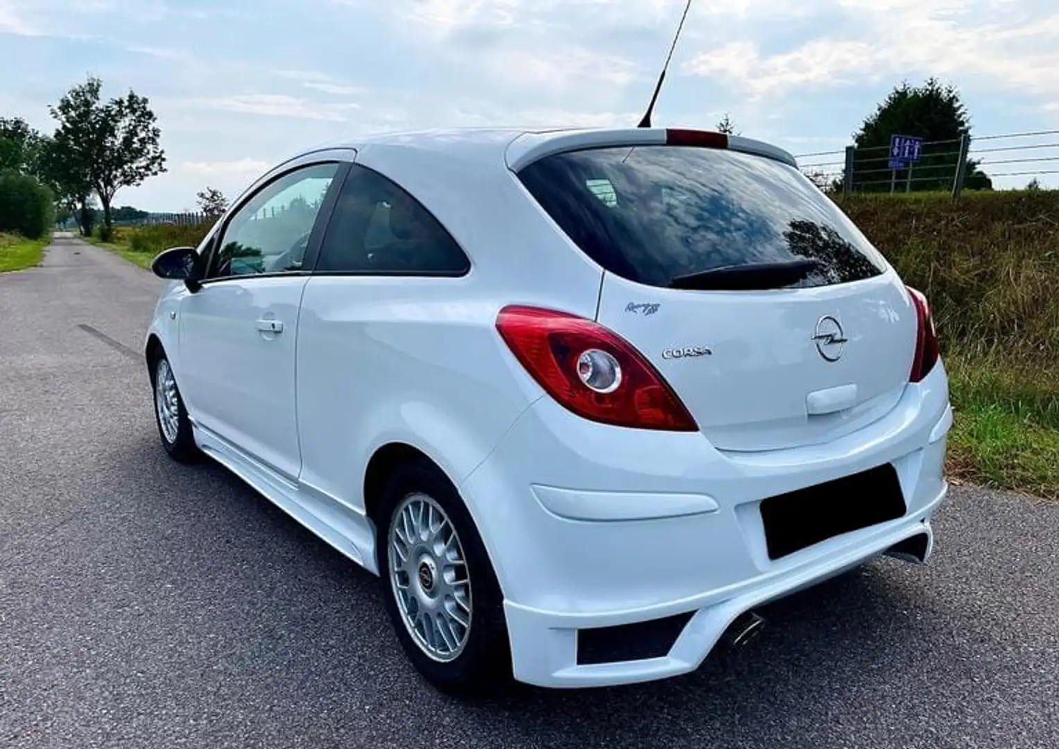 Opel Corsa Corsa 1.7 DViva Blanc - 2