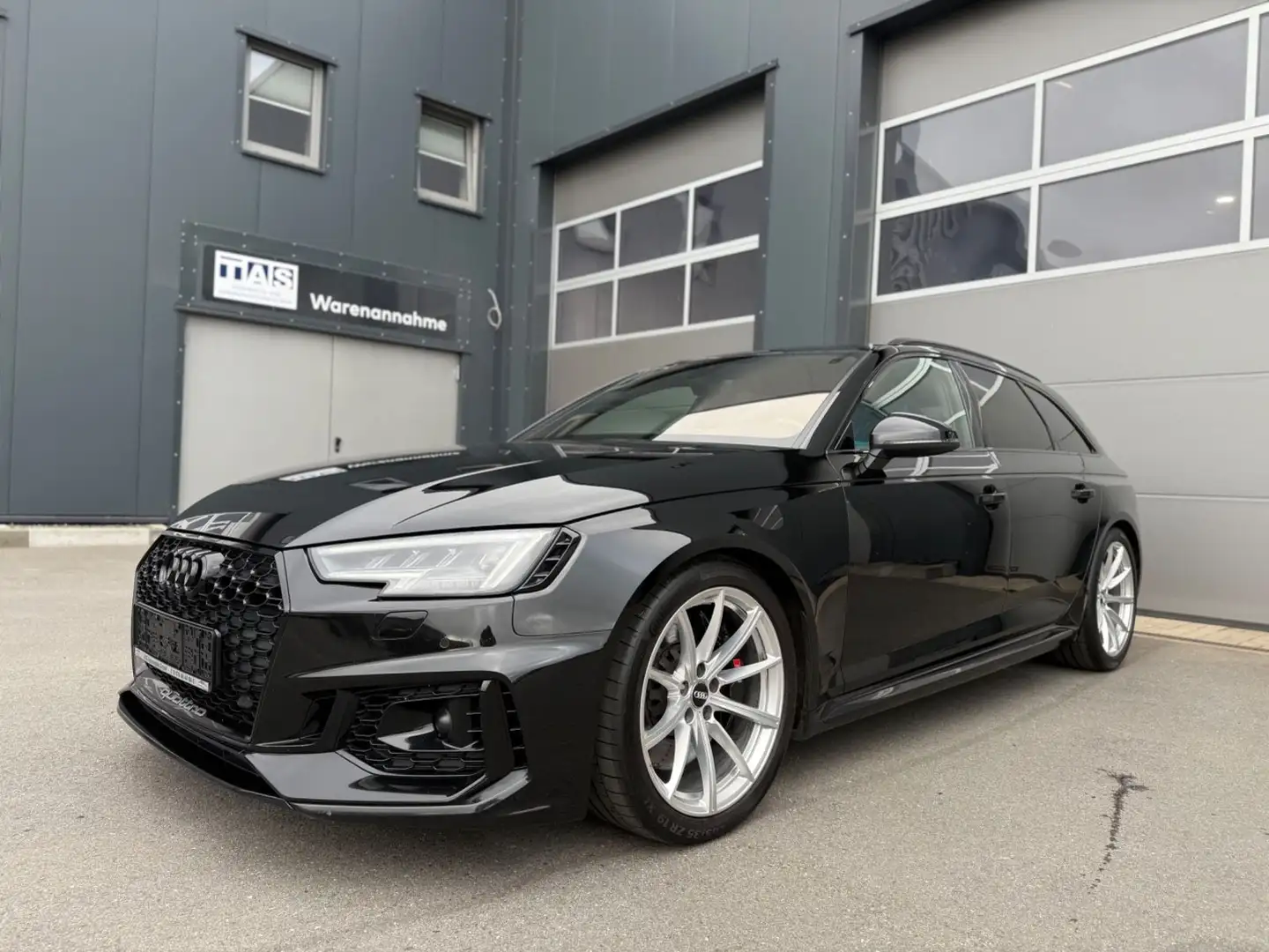 Audi RS4 RS 4 2.9 TFSI quattro,B&O,Raute,Pano,MTM 575PS Schwarz - 2