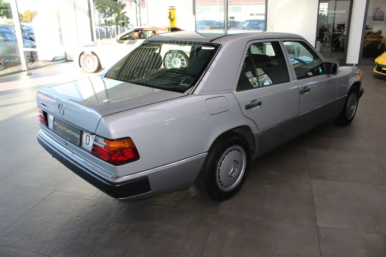 Mercedes-Benz 200 E LIM. AUTOMATIK 1.HAND *PATINA* 53627KM!, foto 9