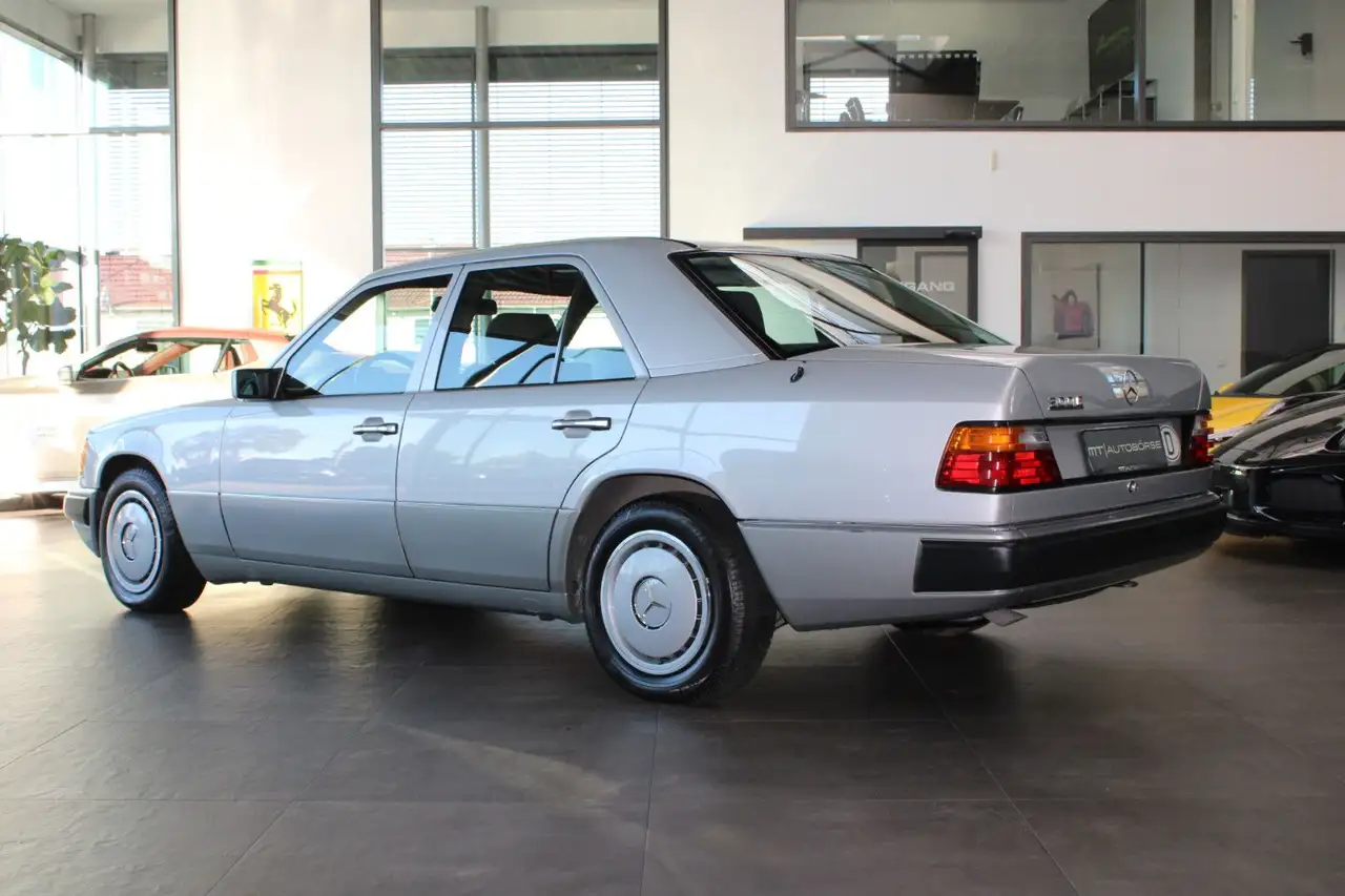 Mercedes-Benz 200 E LIM. AUTOMATIK 1.HAND *PATINA* 53627KM!, foto 4