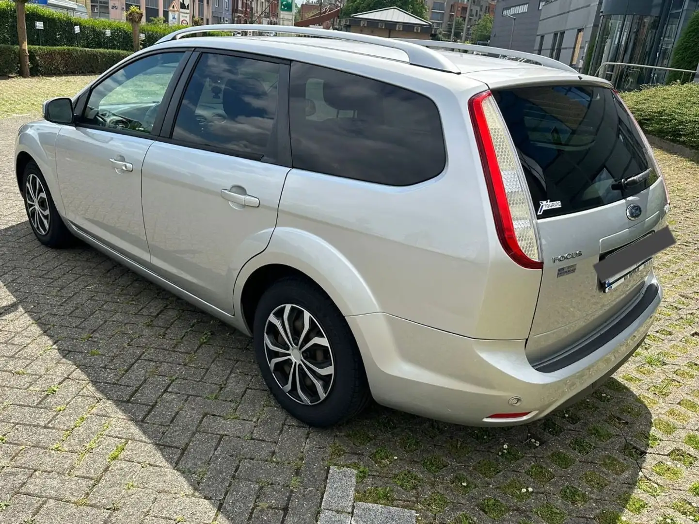 Ford Focus 1.6 TDCi Econetic II DPF Grau - 2
