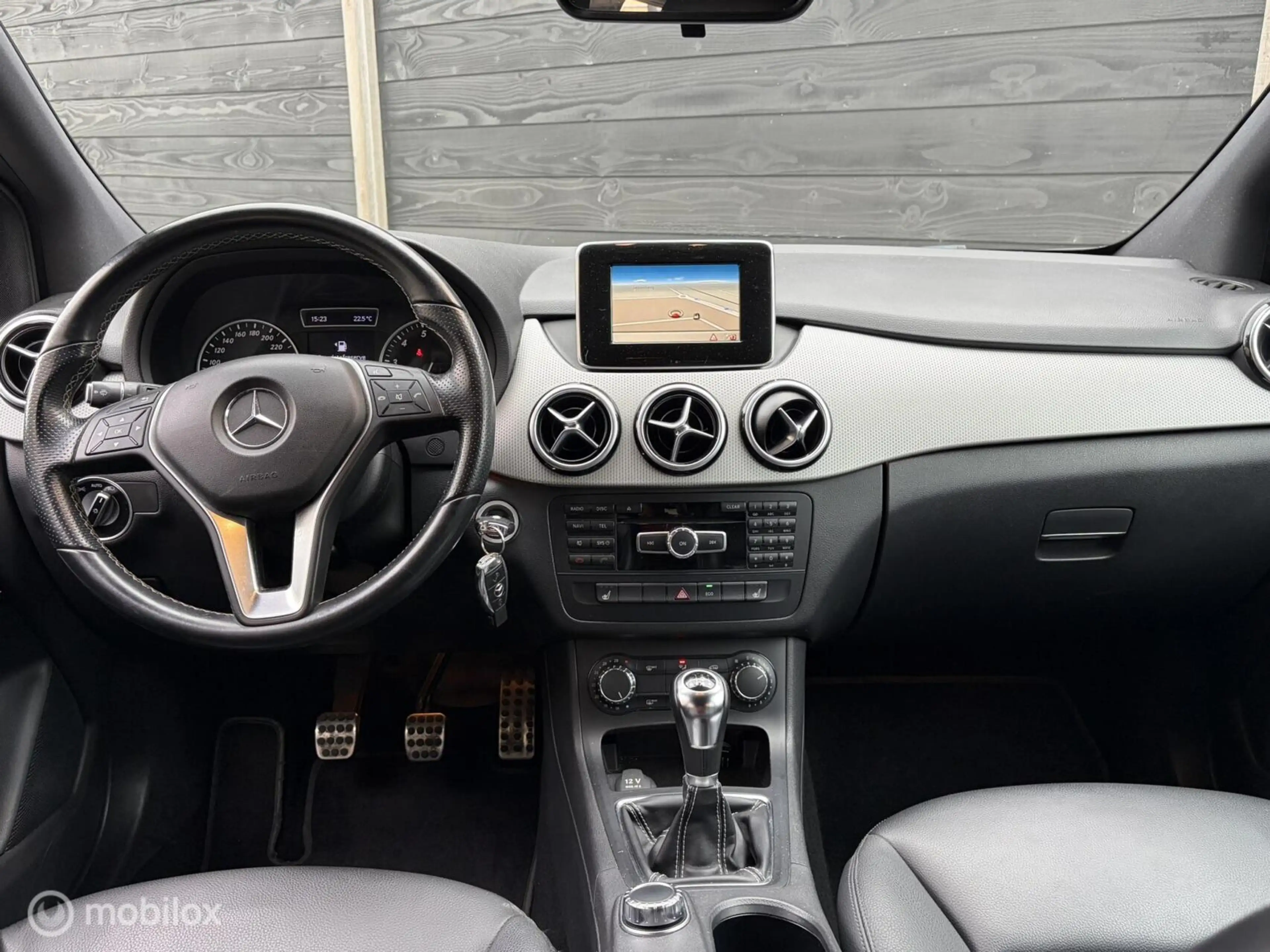 Mercedes-Benz B 180 Ambition FM nav / Leder / Xenon — photo 10