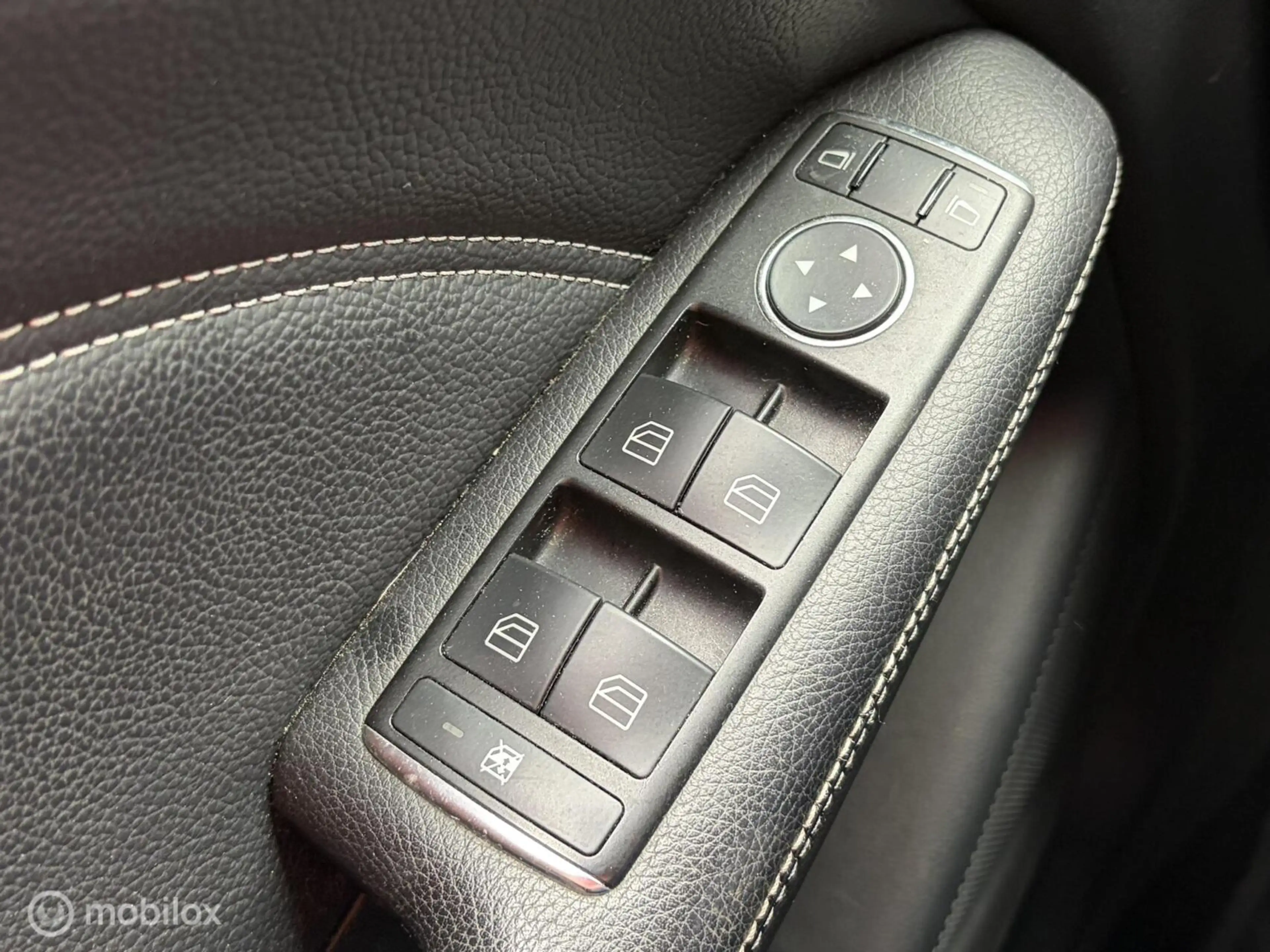 Mercedes-Benz B 180 Ambition FM nav / Leder / Xenon — photo 25