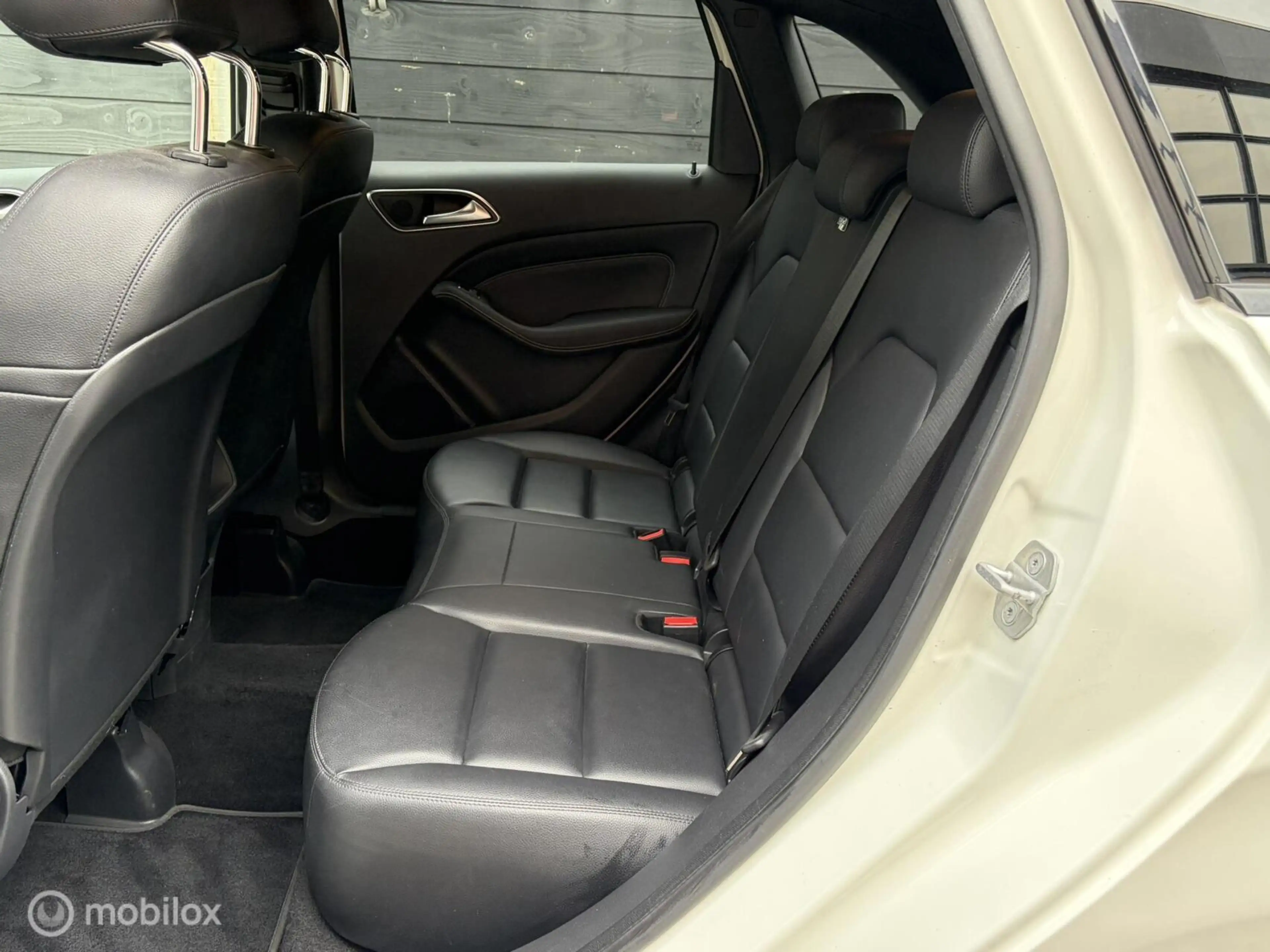 Mercedes-Benz B 180 Ambition FM nav / Leder / Xenon — photo 15